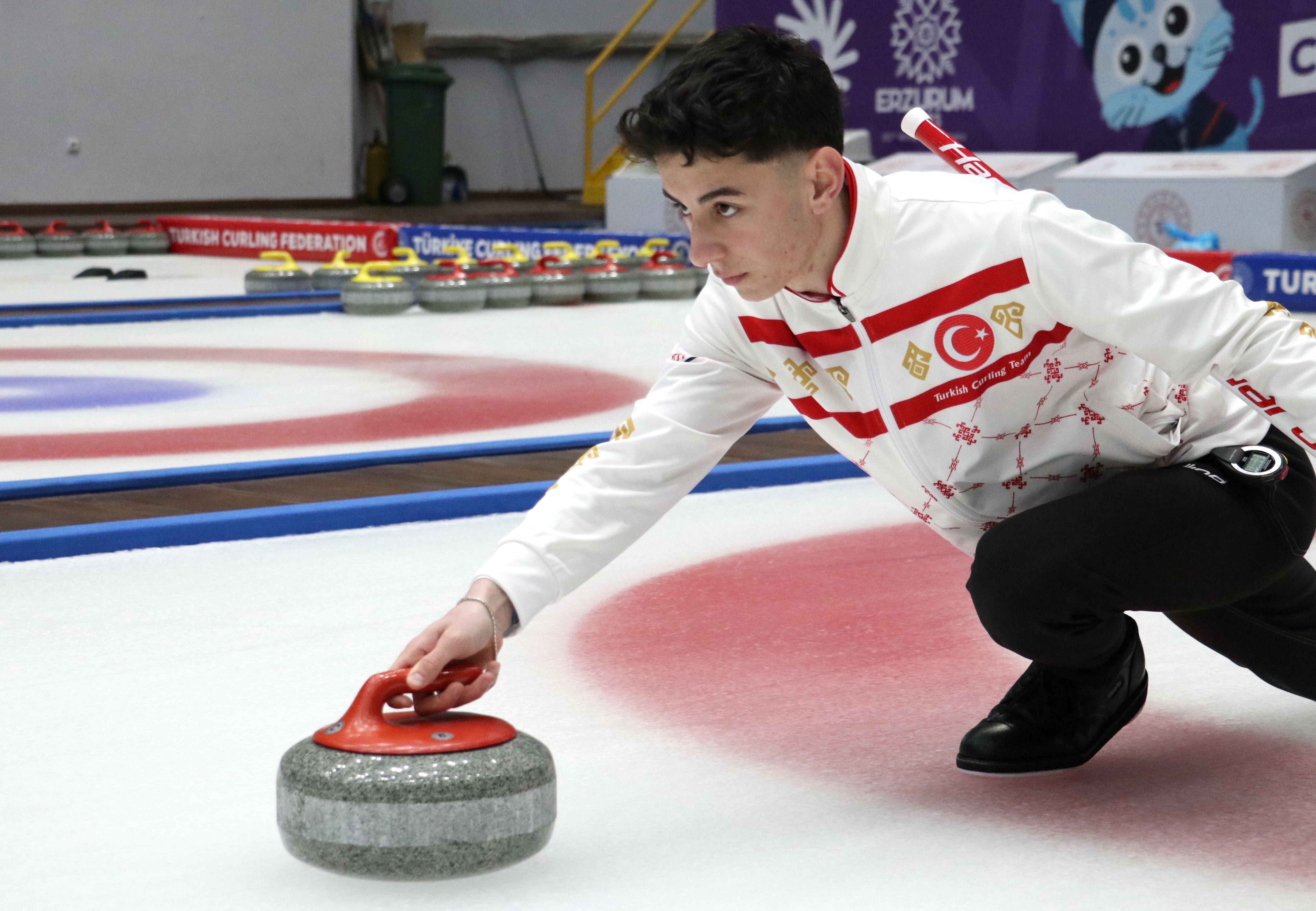 aa-20250401-37506940-37506923-genc-curling-milli-takimi-ilk-kez-duzenlenecek-dunya-sampiyonasina-hazirlaniyor-min.jpg