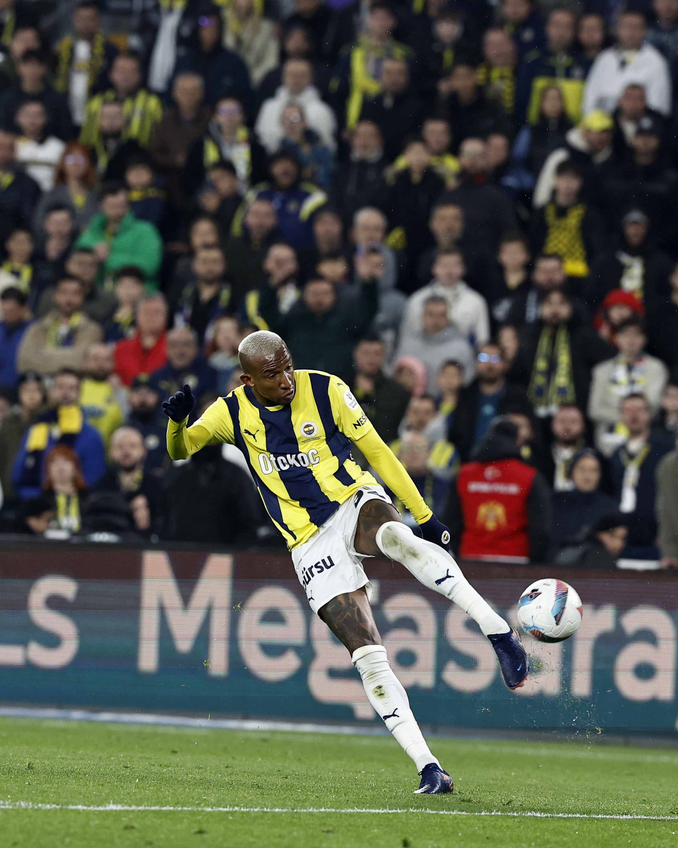 fenerbahce-trabzonspor-ek-fotografla-645578-191253.jpg