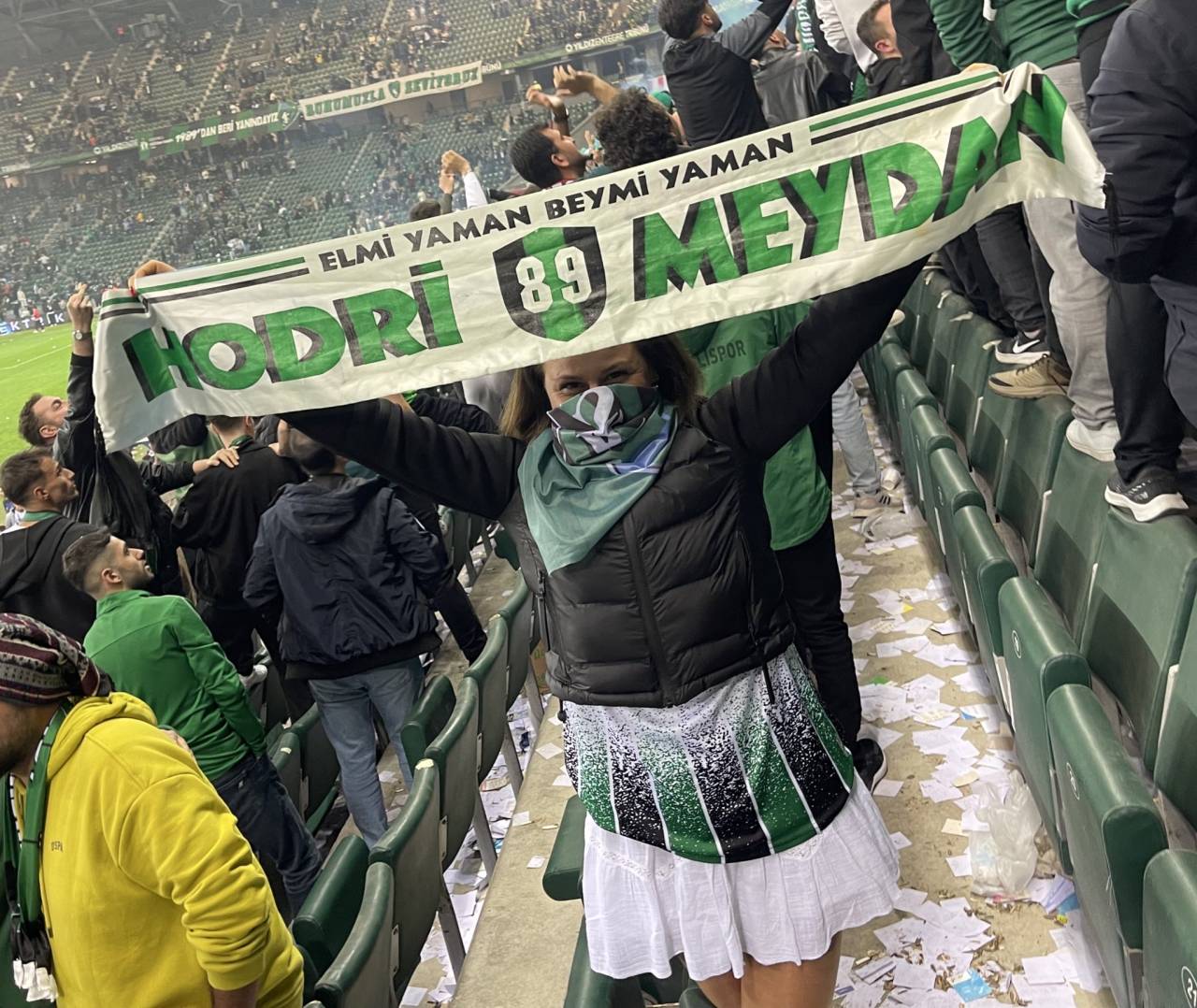 gnbyeaawaaab8bc.jpg