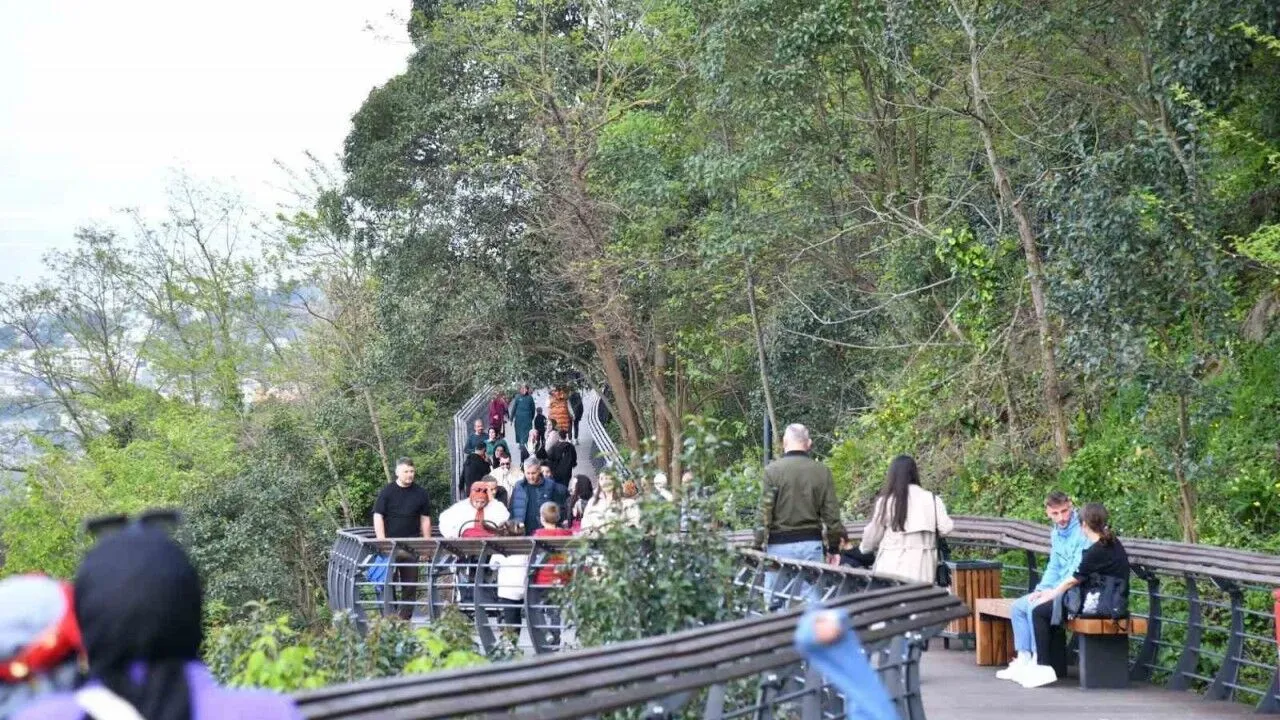 boztepe-seyir-terasi-ve-yuruyus-yoluna-yogun-ilgi.webp