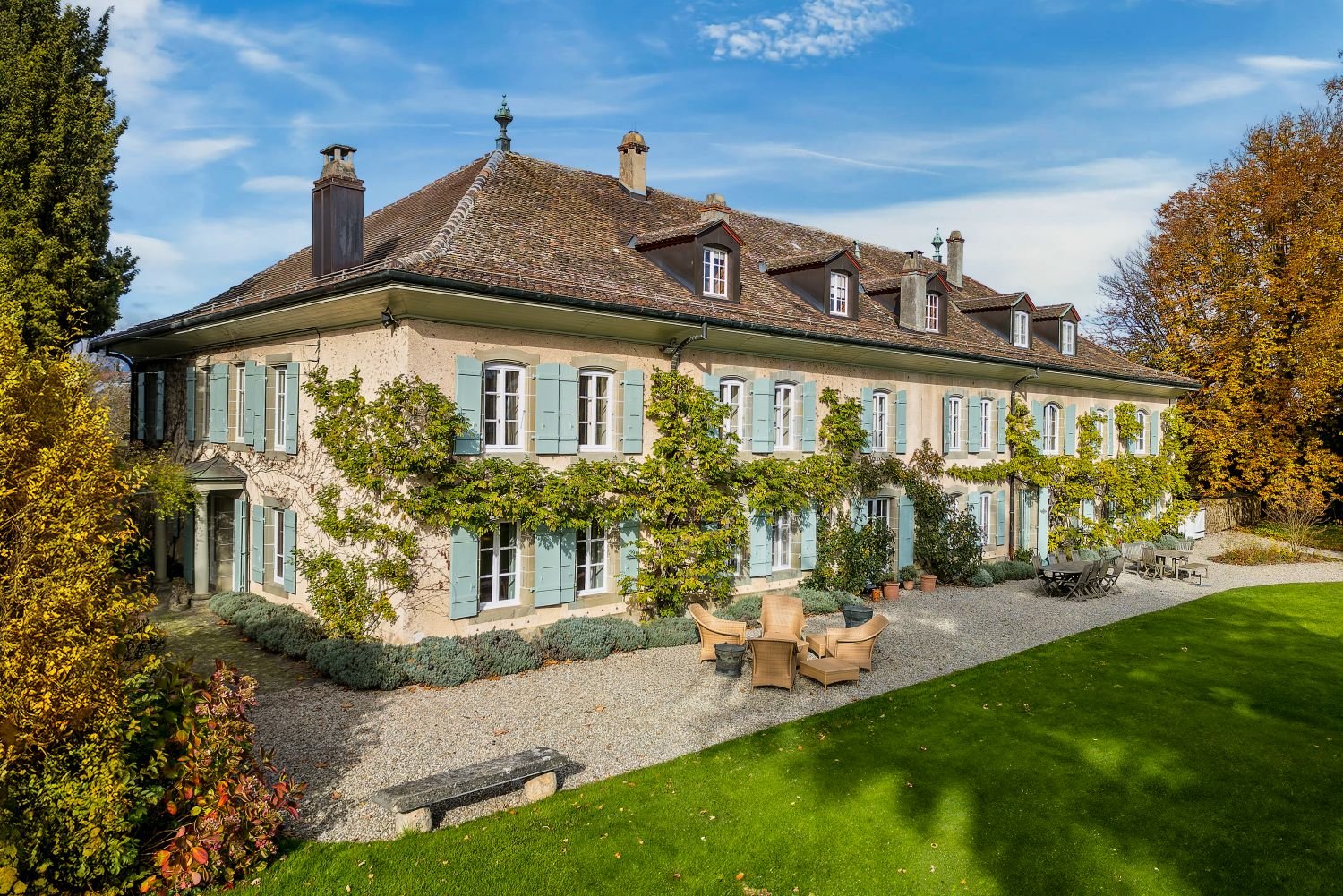 audrey-hepburn-la-paisable-tolochenaz-lausanne-vaud-switzerland.jpg