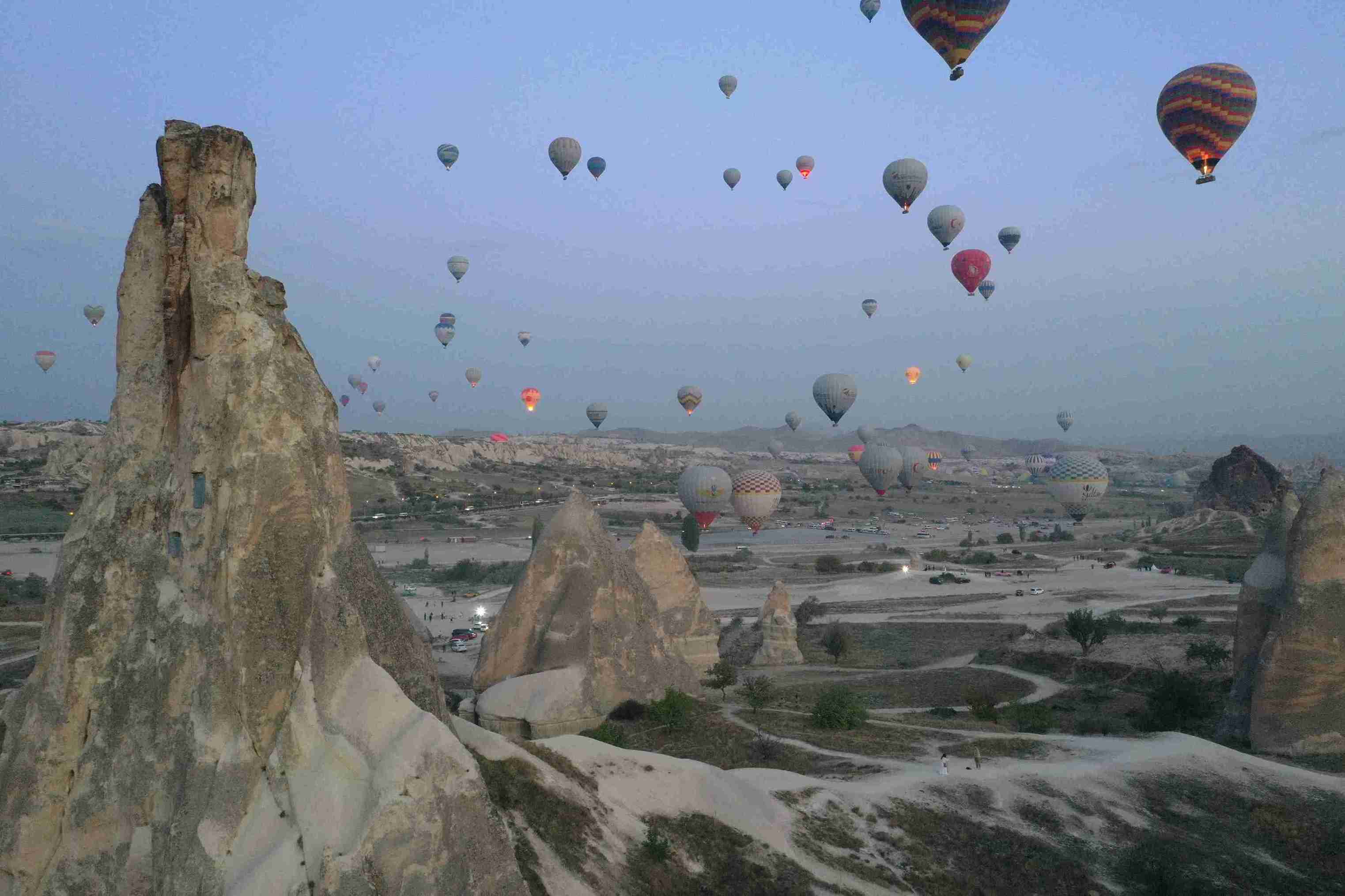 aa-20250411-37598945-37598943-kapadokyada-paskalya-bayraminda-yogunluk-bekleniyor-11zon.jpg