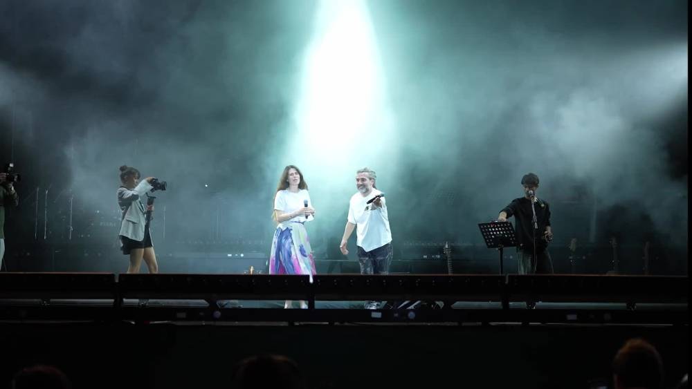 Zeynep Bastık konserinde İmamoğlu'nun mesajı okundu