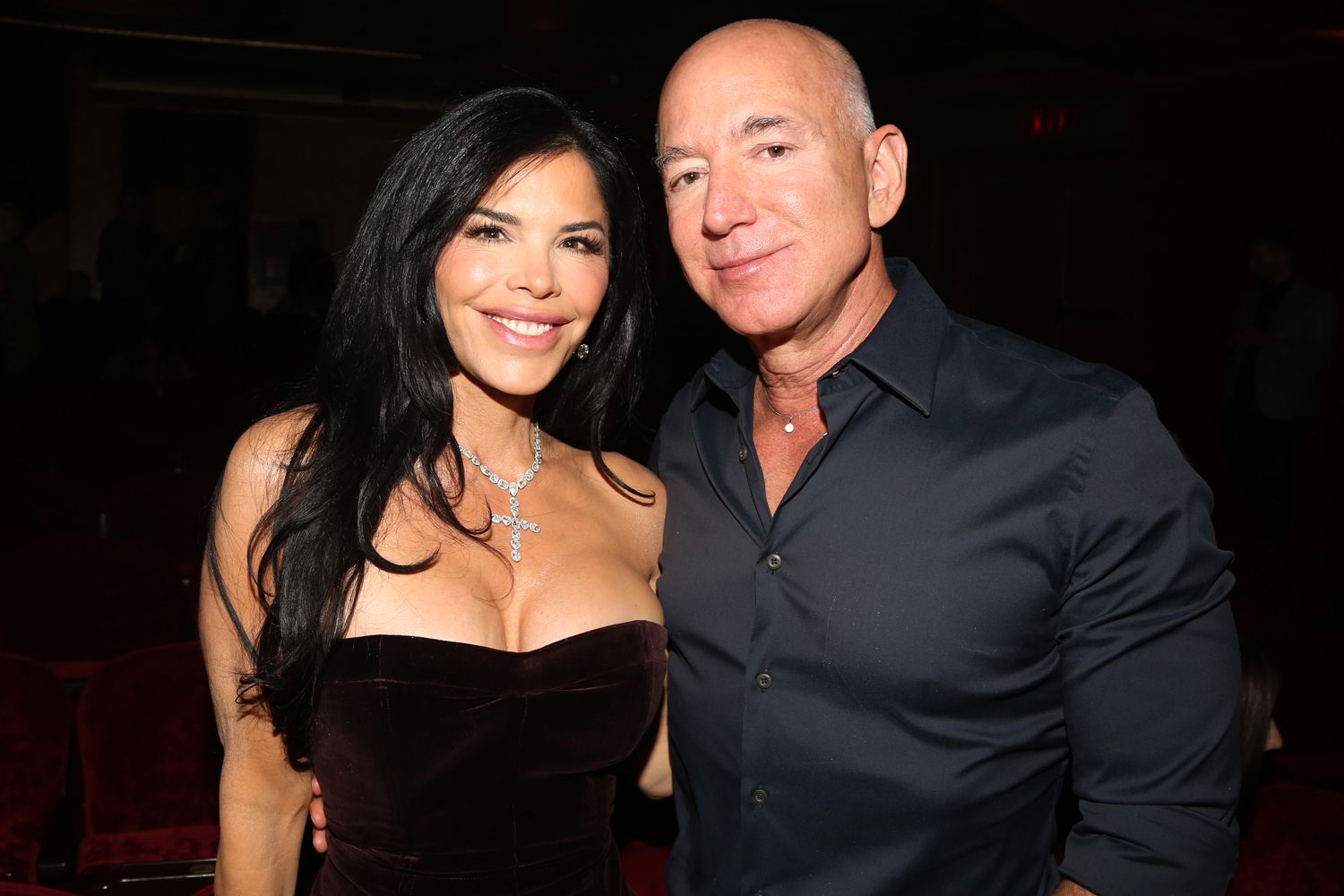 jeff-bezos-lauren-sanchez-tout-122324-437d5df49b7f4bfeb00858d040a0a2e3.jpg