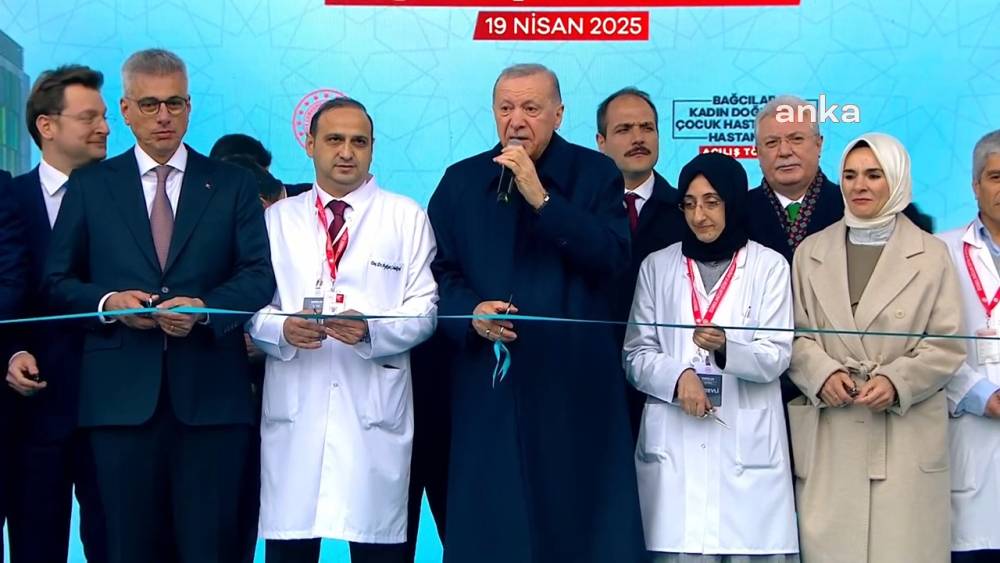 Erdoğan konuşurken "AK Parti sebep enflasyon sonuç" pankartı açtı: Tekstil işçisi tutuklandı