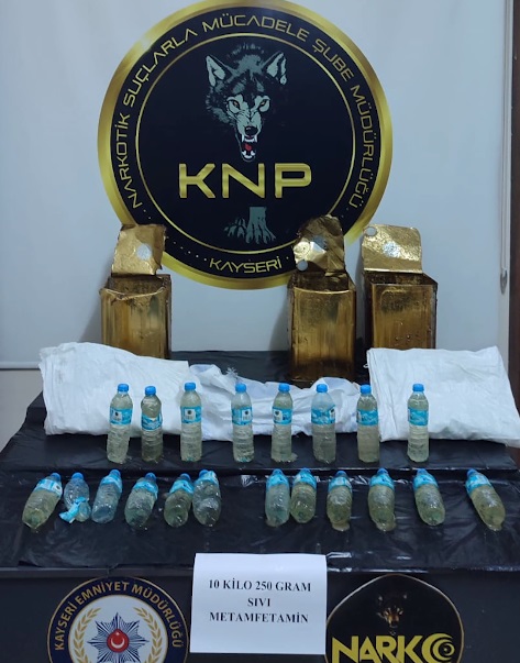bal-tenekelerinde-sivi-metamfetamin-ele-672247-199105.jpg