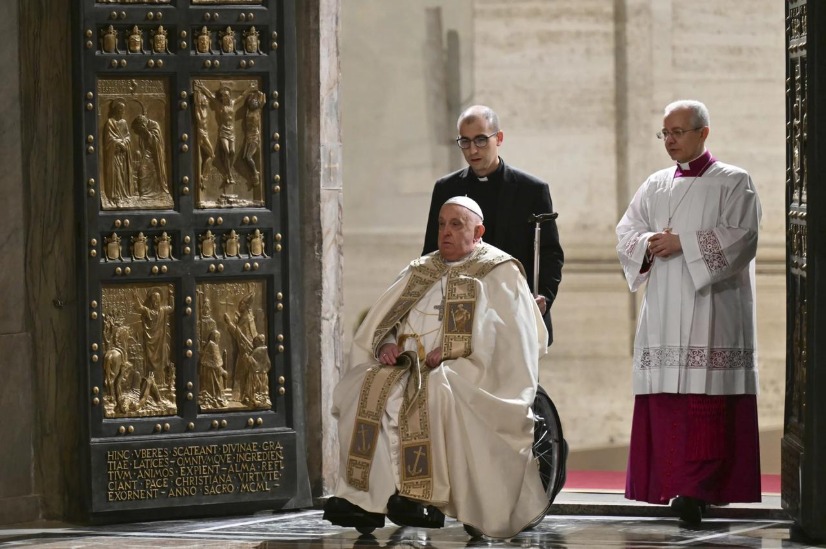 papa-francisin-saglik-durumu-kotulesiyor.jpg