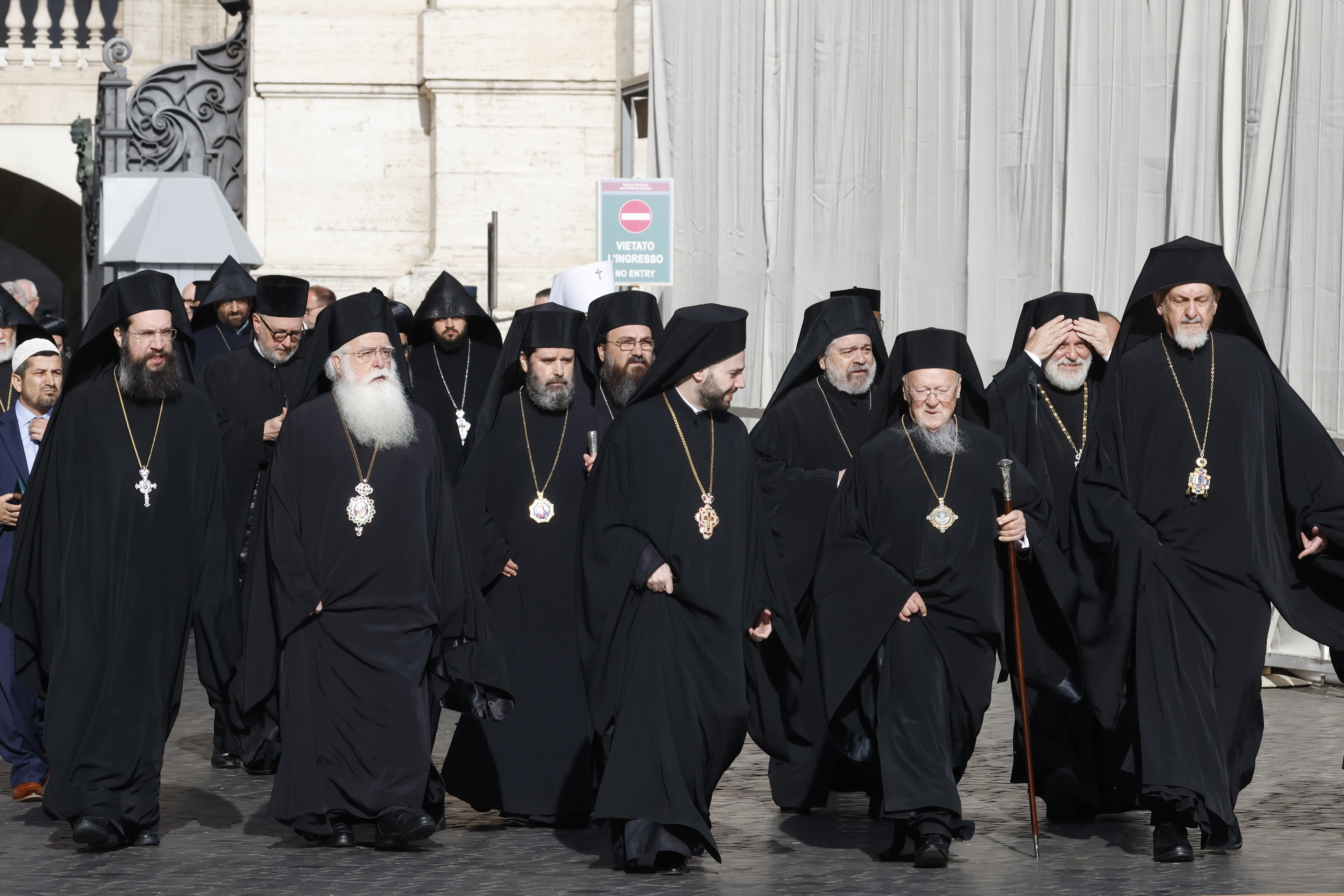 aa-20250426-37754301-37754297-papa-franciscusun-cenaze-toreni-duzenleniyor.jpg