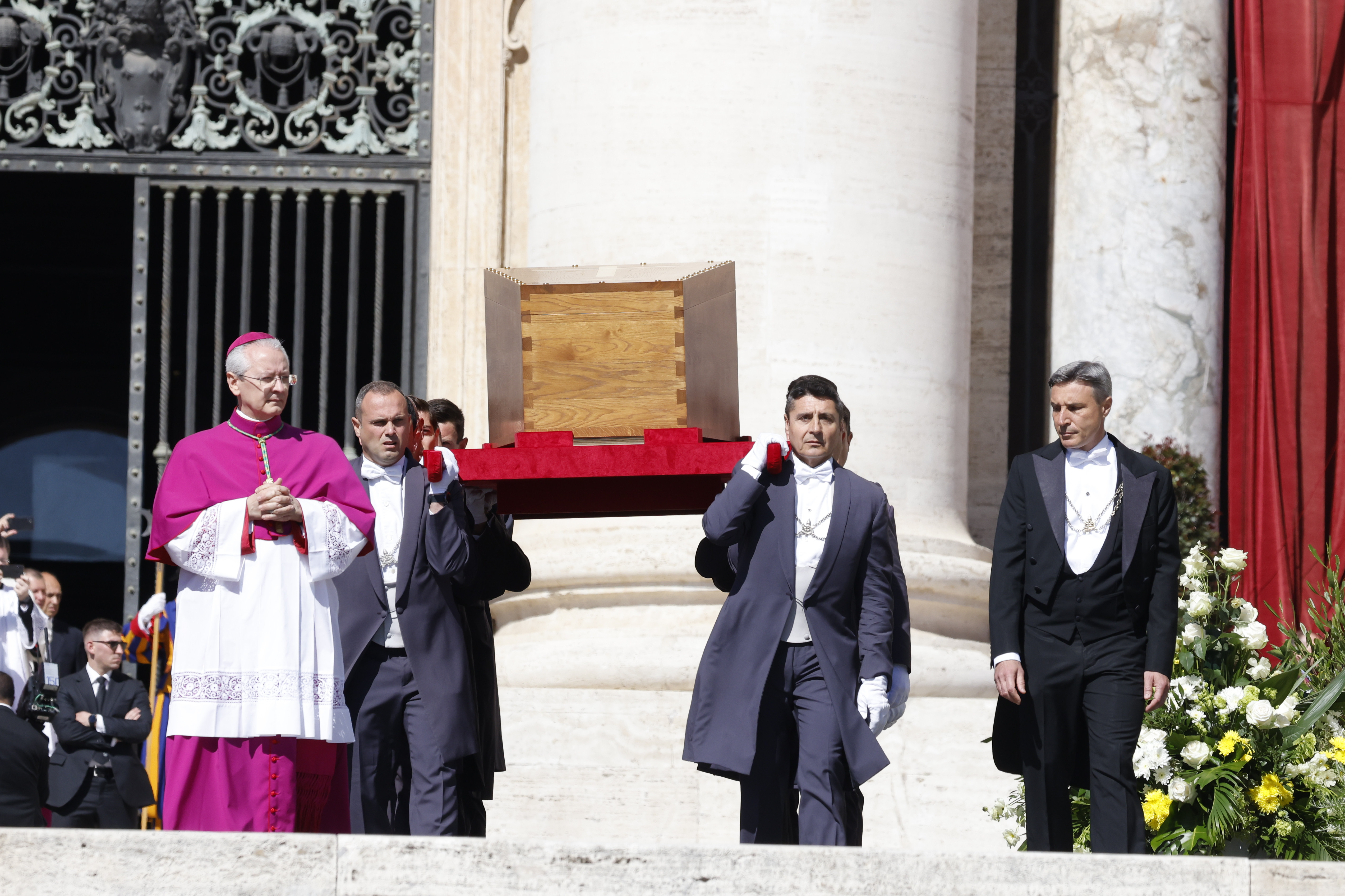 aa-20250426-37755485-37755482-papa-franciscusun-cenaze-toreni-duzenleniyor.jpg