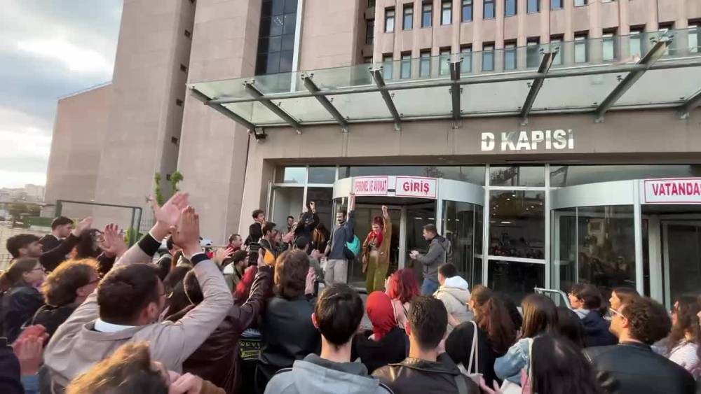 Ankara'da gözaltına alınan öğrencilerden 4'ü tutuklandı