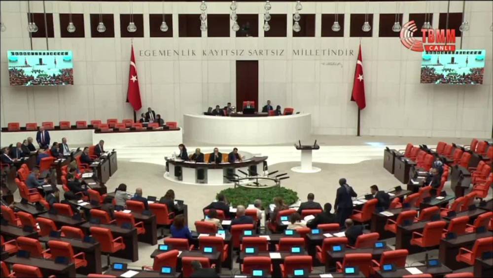 CHP Kars Milletvekili İnan Akgün Alp: Adalet Bakanı elinde satırla adaleti doğruyor Kars'ta da kasaplık yapıyor