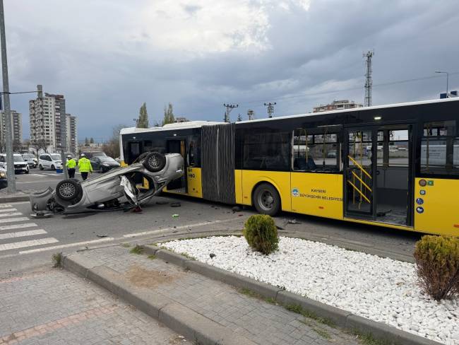 kayseride-ozel-halk-otobusu-ile-otomobi-687655-203755-001.jpg