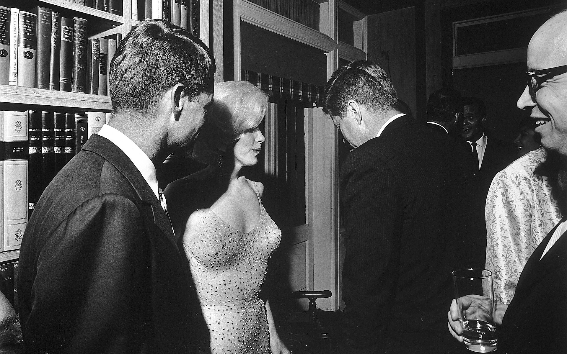jfk-and-marilyn-monroe-1962.jpg