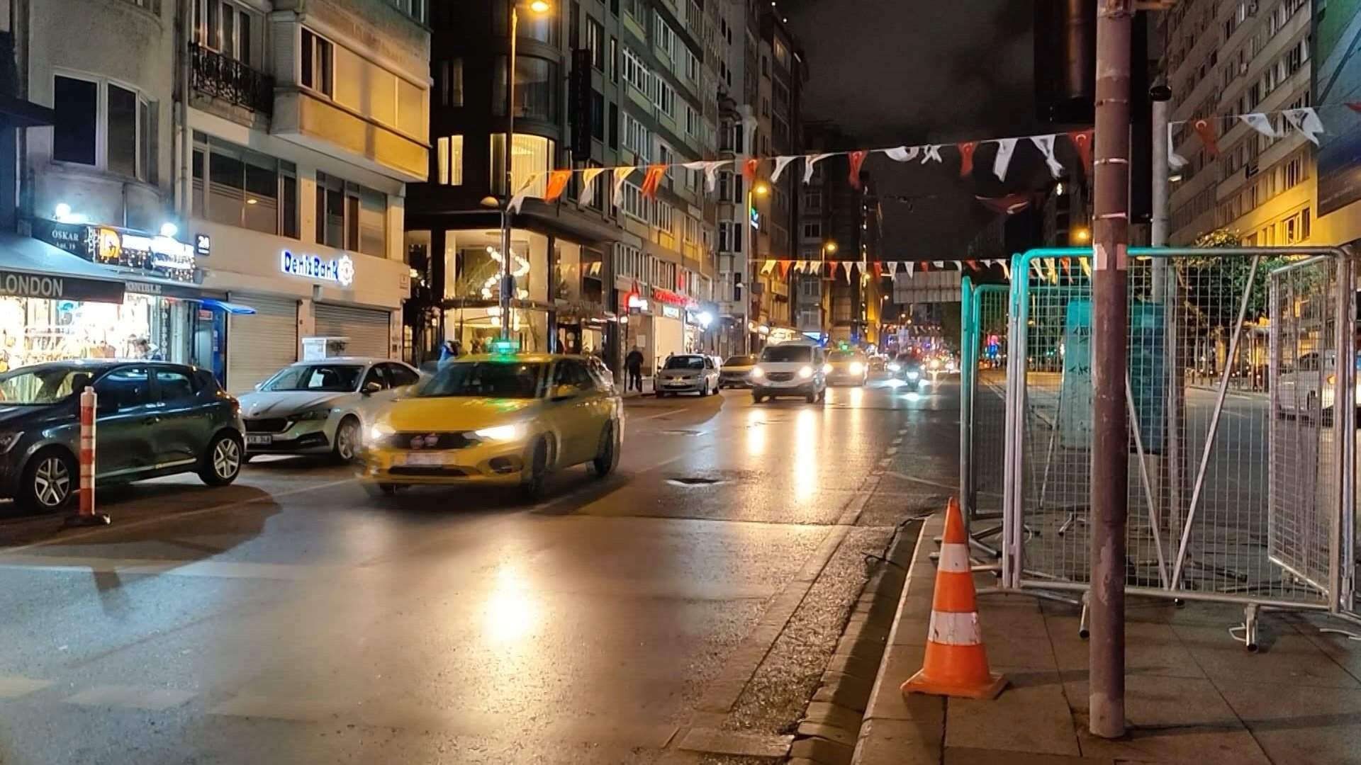 istanbul-sisli-ve-beyoglunda-1-mayis-689810-204330.jpg