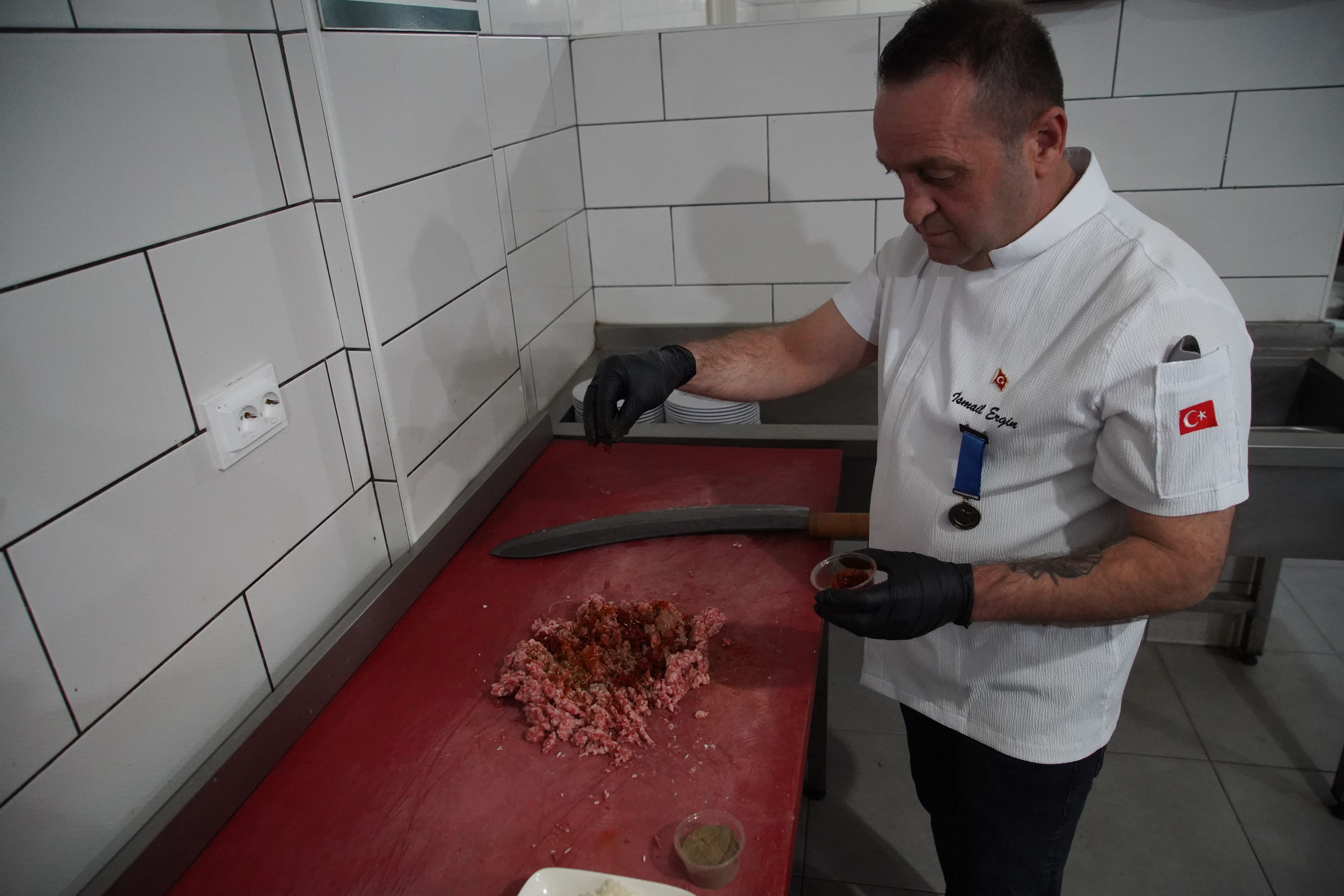 aa-20250505-37850062-37850061-trakyanin-yeni-lezzeti-edirne-kebabi-min.jpg
