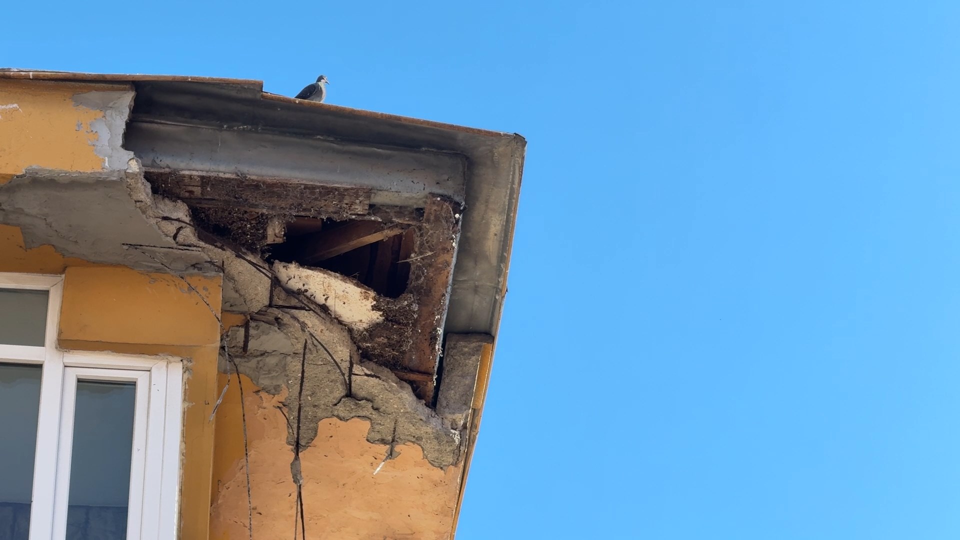 istanbul-avcilarda-7-katli-binanin-cat-694485-205693.jpg