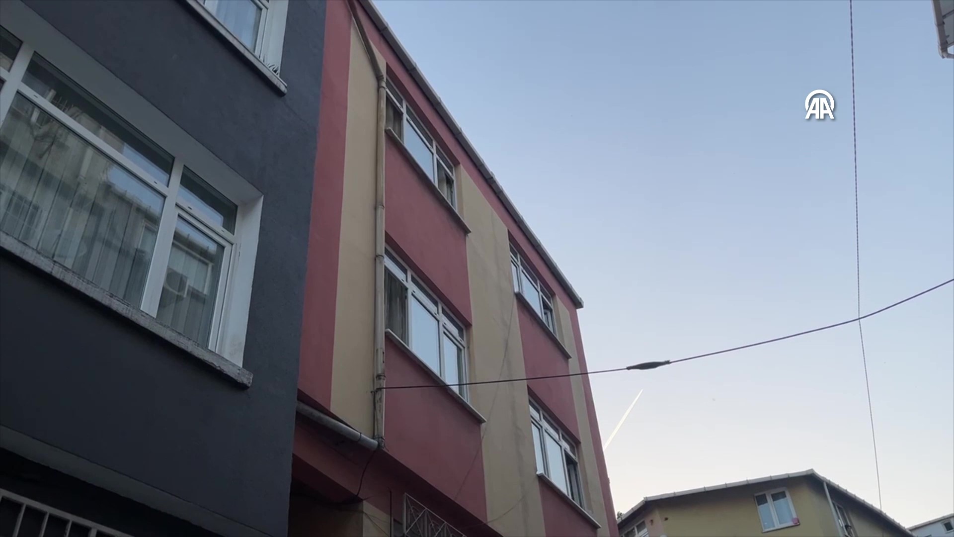 aa-20250508-37889819-37889818-istanbul-beyoglunda-kardesini-silahla-olduren-kisi-yasamina-son-verdi-frame-at-0m26s.jpg