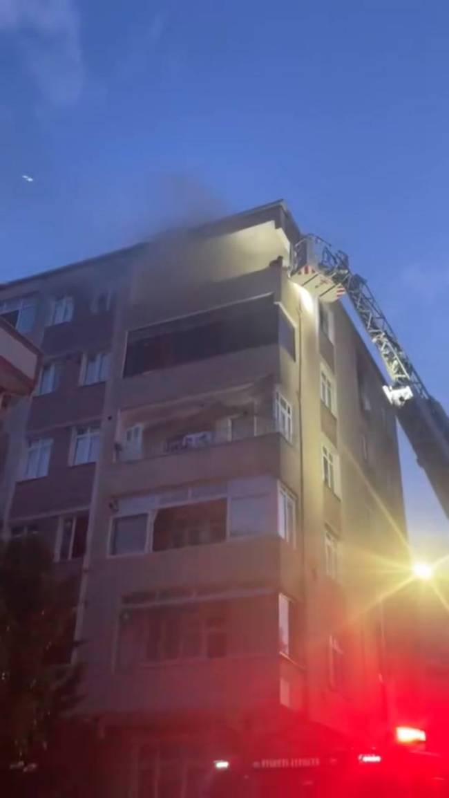 istanbul-kucukcekmecede-6-katli-binad-700267-207322.jpg