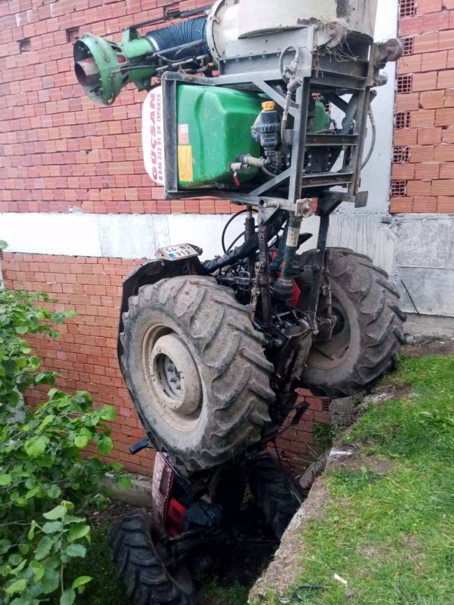 babasinin-kullandigi-traktor-evlerinin-y-704262-208468.jpg