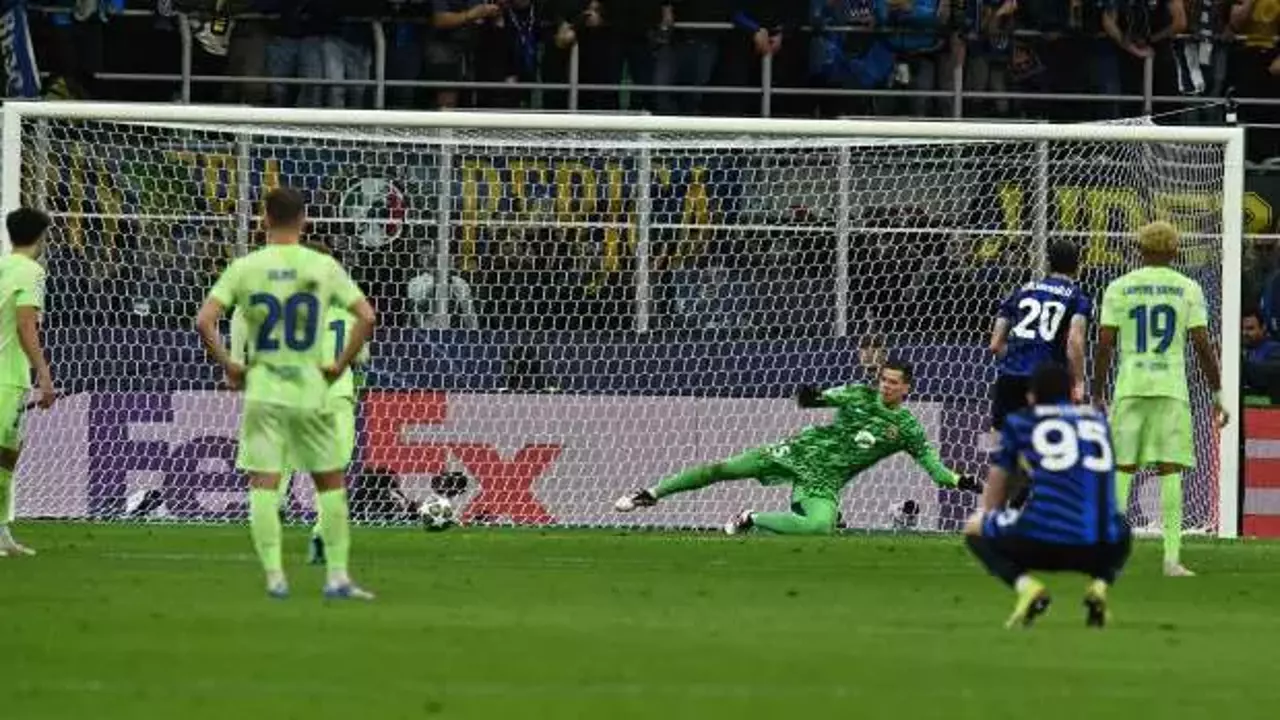 Hakan Çalhanoğlu'nun penaltısı pahalıya patladı