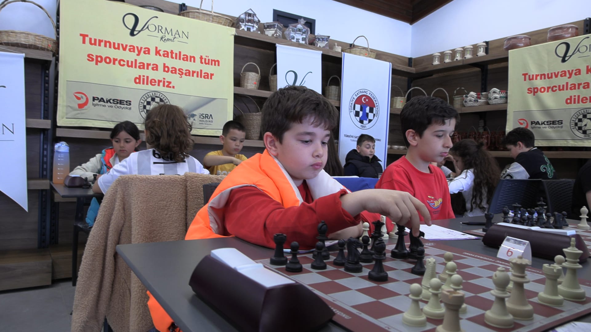 cocuklar-doga-tatilinde-satranc-turnuva-705672-208862.jpg