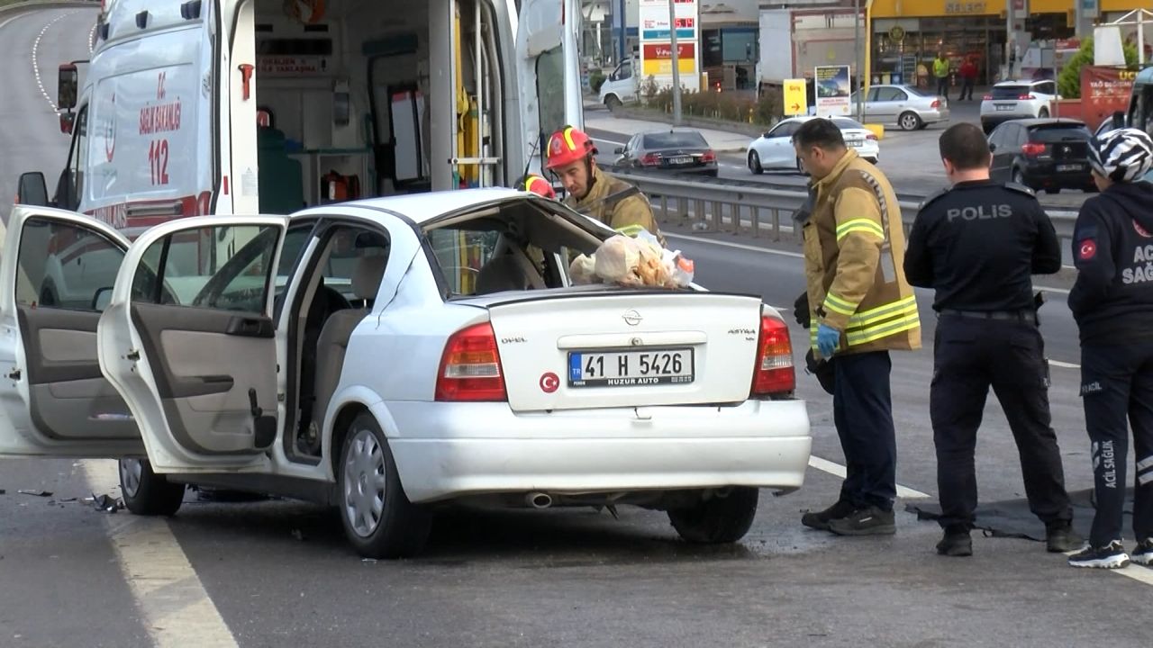 istanbul-tuzlada-bariyerlere-carpan-o-706082-208970.jpg