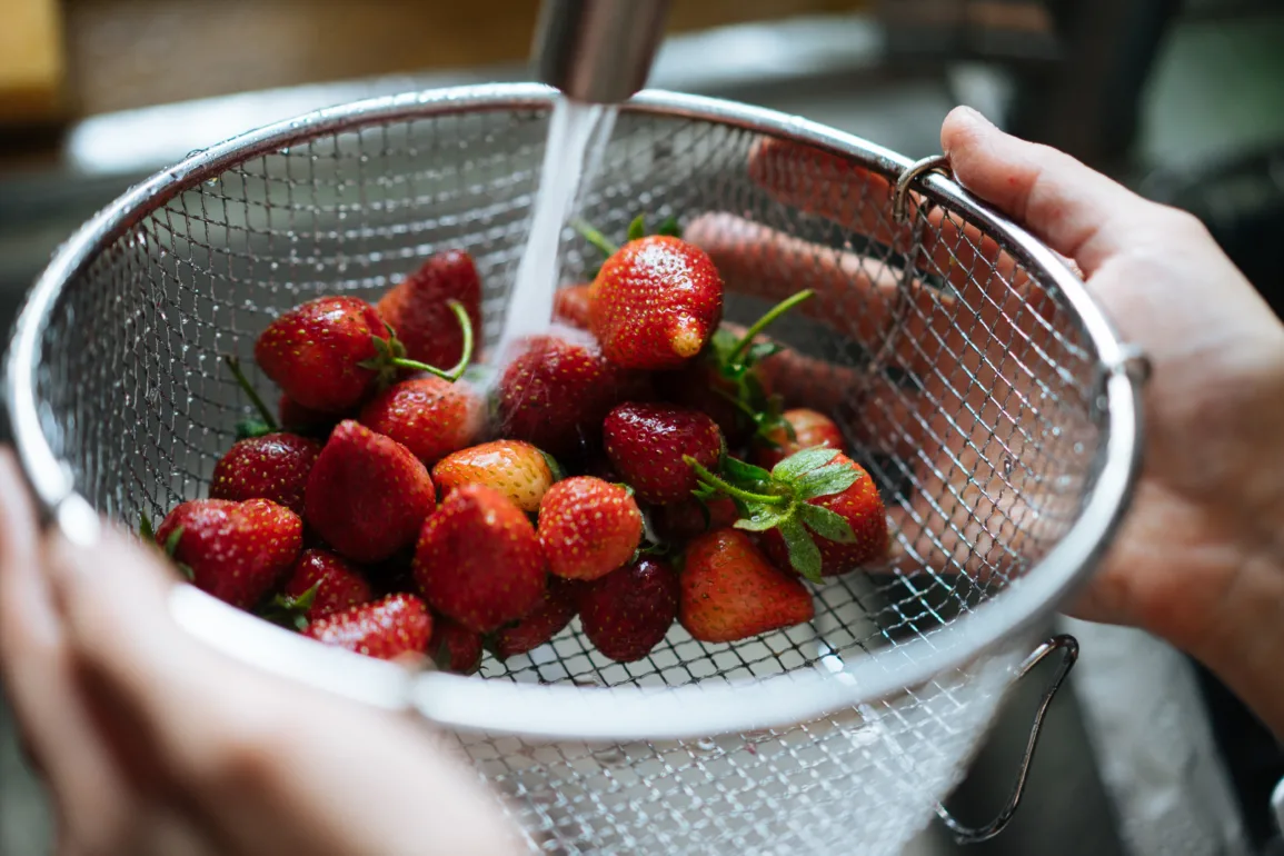 strawberries-fresh-3-1155x770.webp