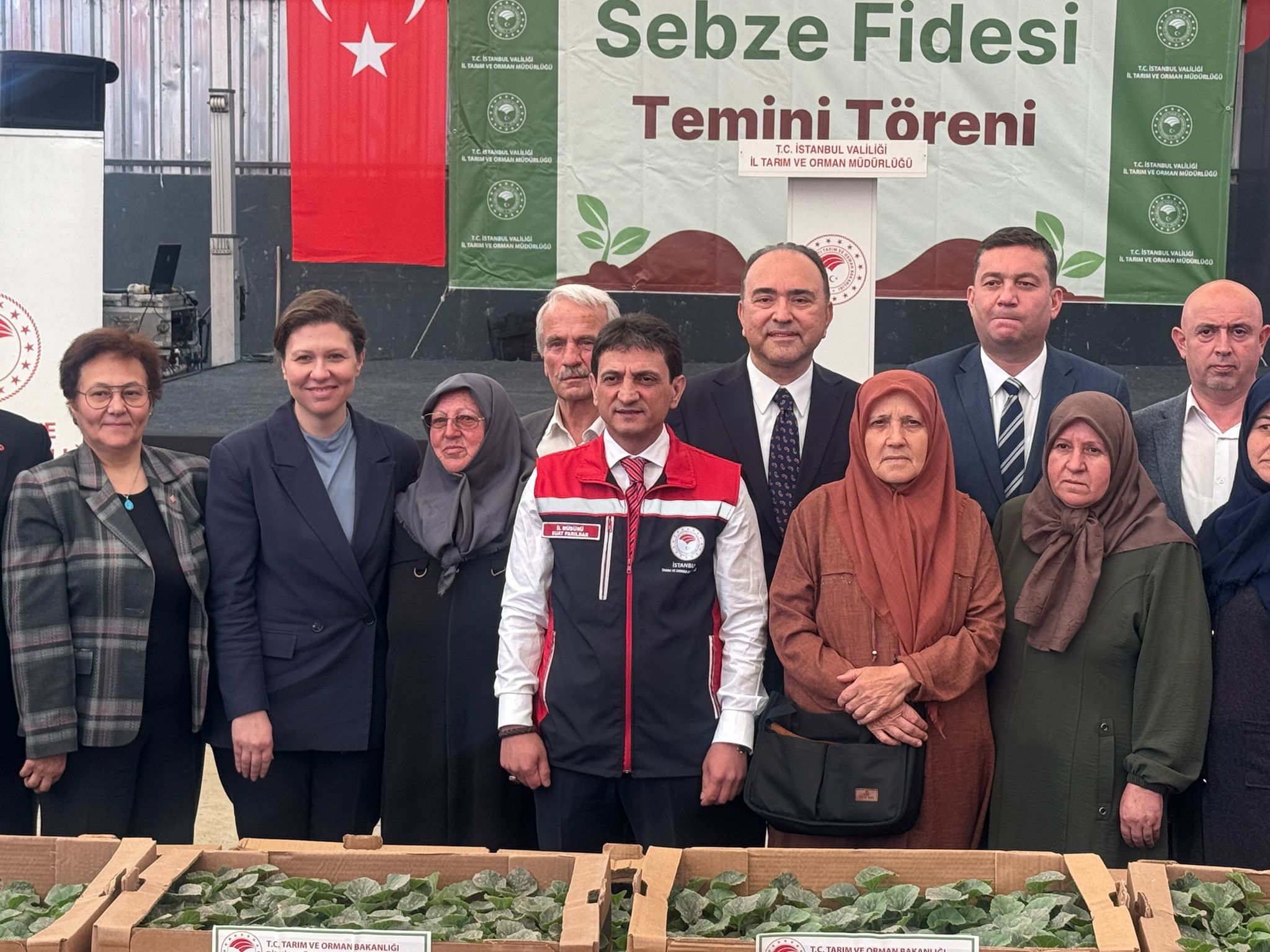 aa-20250512-37928687-37928681-silivride-1153-ciftciye-740-bin-sebze-fidesi-dagitildi.jpg