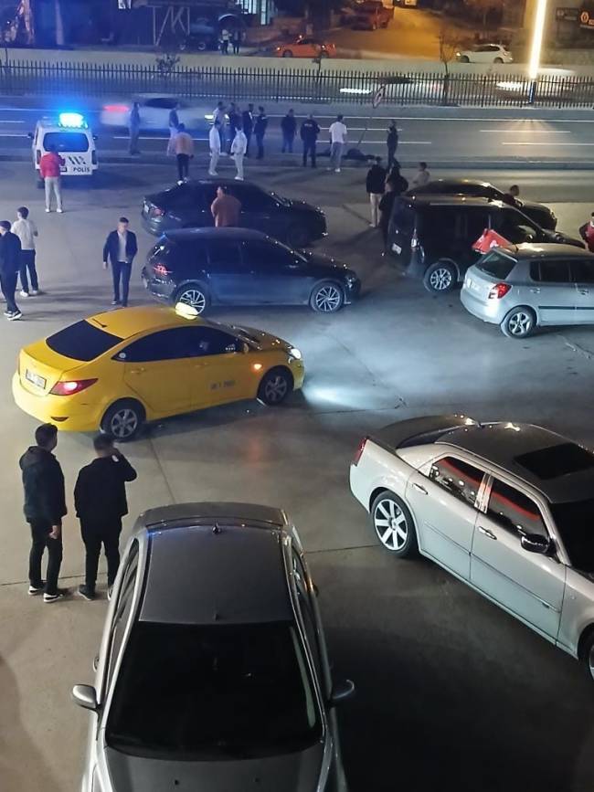 trafik-levhasina-carpan-motosikletteki-2-707541-209338-001.jpg