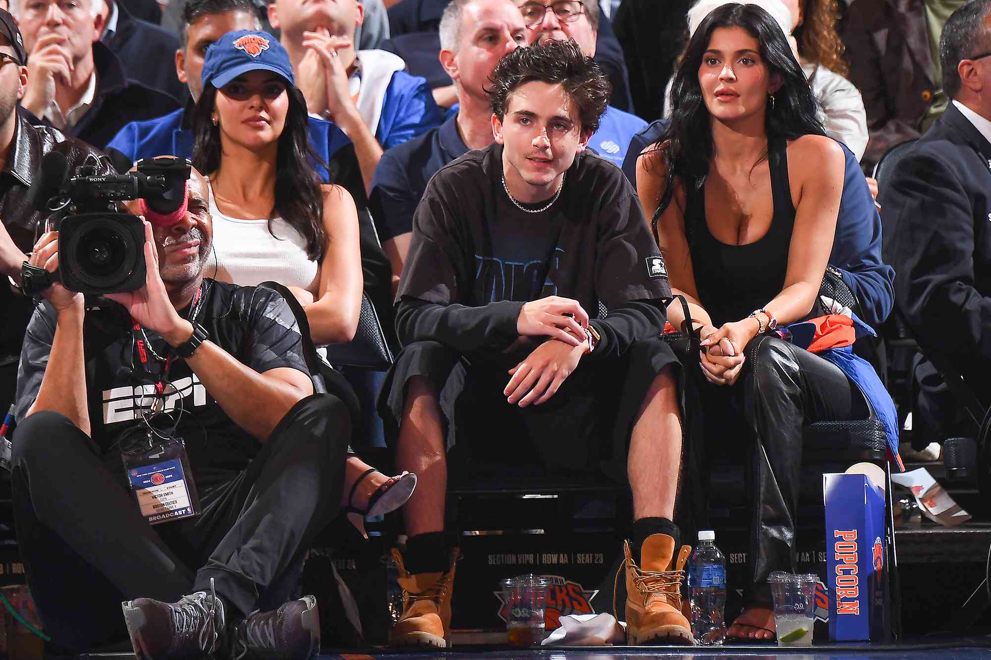 kendall-timothee-kylie-knicks-game-051225-e8a8d2755c06468890bc1e1d9b2ddb96.jpg