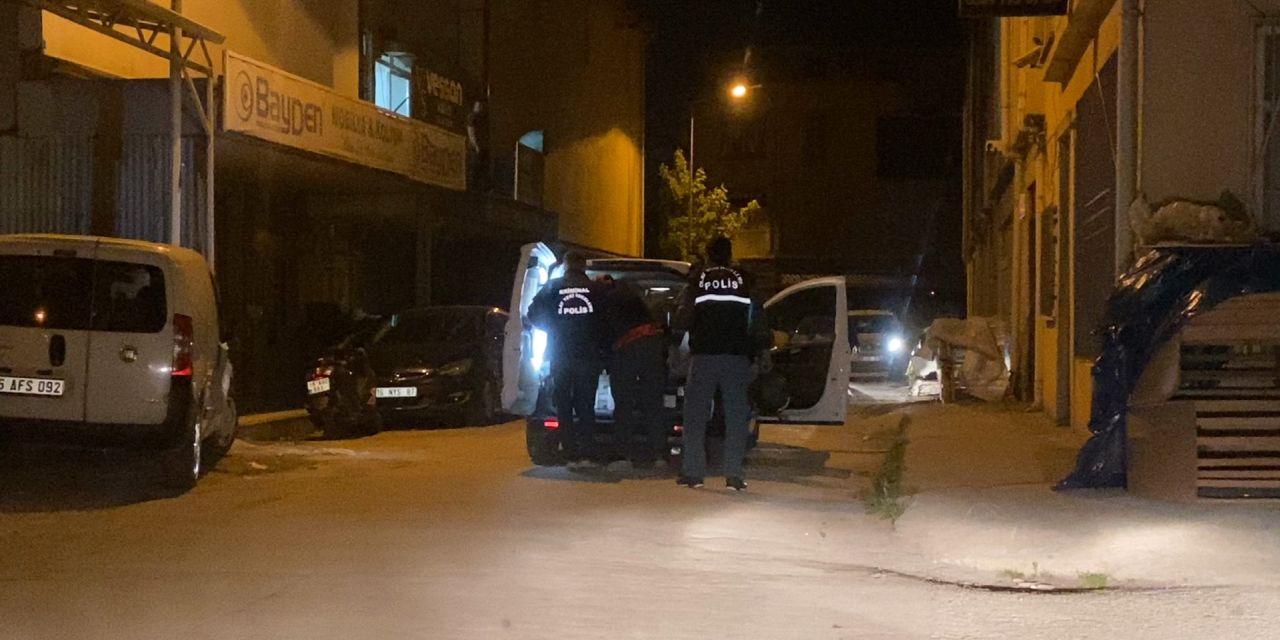 bursada-silahli-kavga-2-yarali-715012-211530.jpg