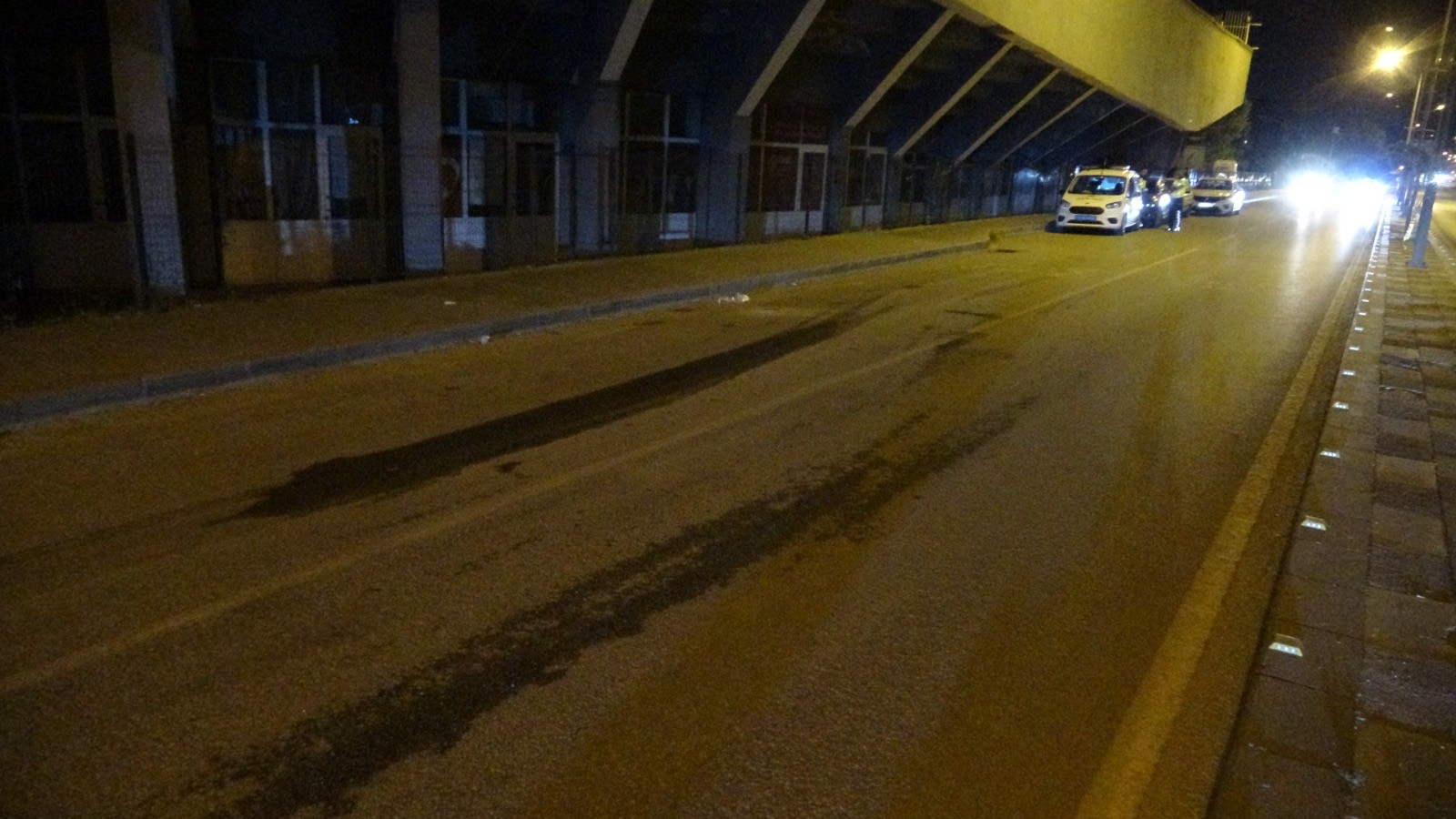 takip-sirasinda-motosikletli-polisin-car-723922-213937.jpg
