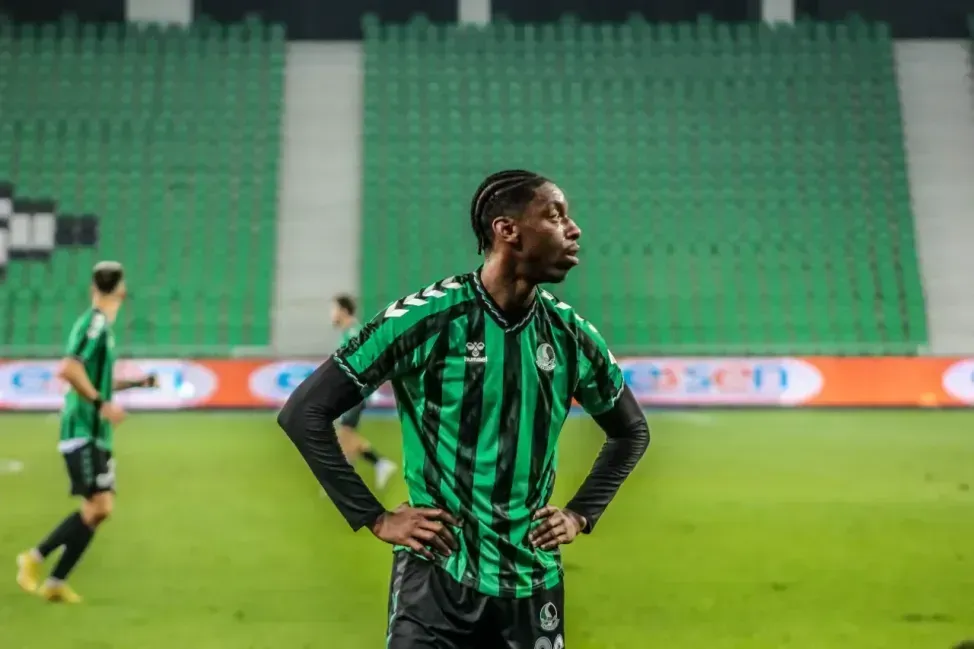 sakaryasporda-fransiz-futbolcusundan-haber-bekliyor-sezonu-kapatabilir.webp