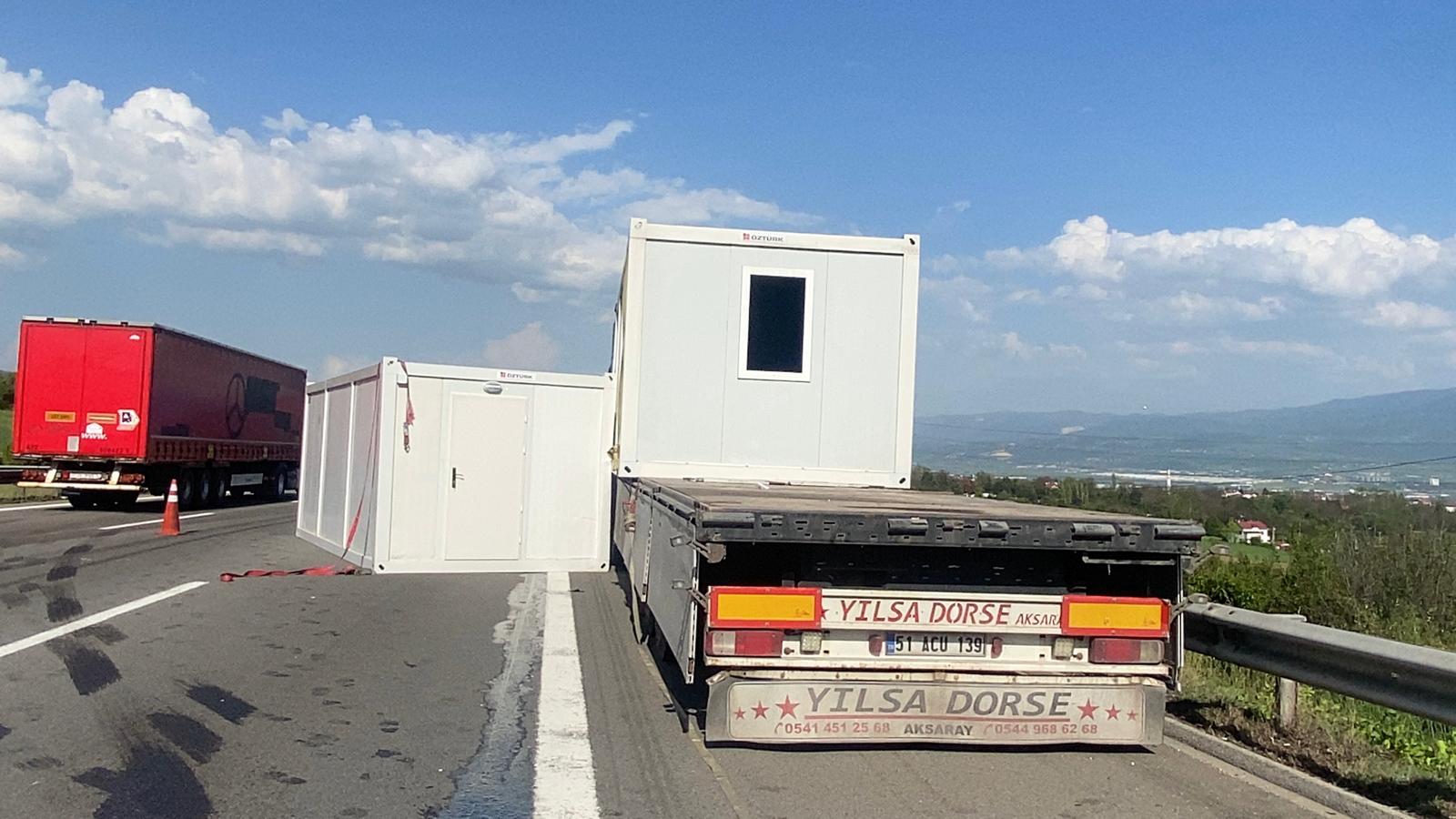 boluda-4-tir-zincirleme-kazaya-karisti-729074-215456.jpg