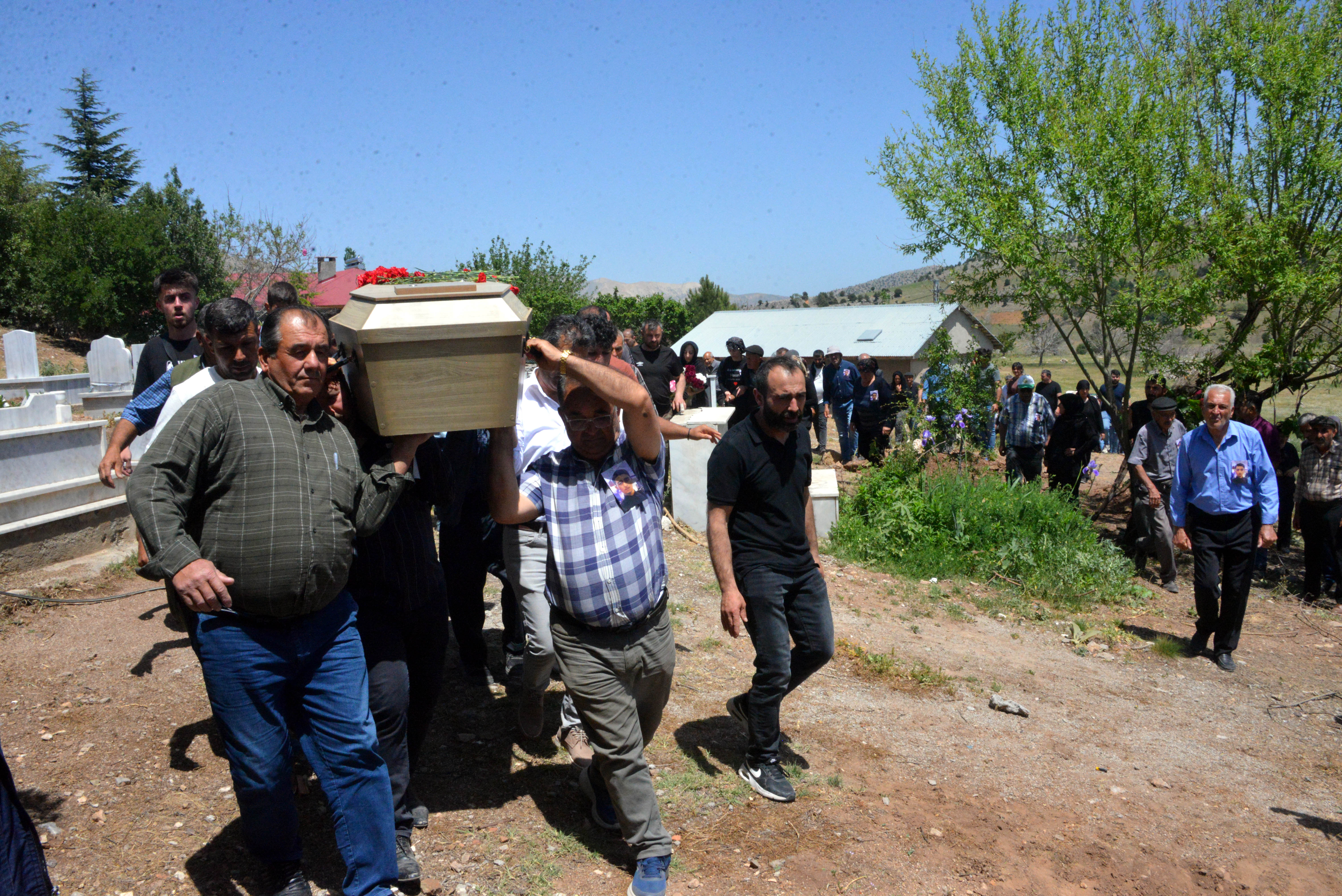 fransada-baltayla-oldurulen-hasan-kahr-731647-216158.jpg