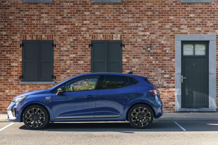 new-renault-clio-e-tech-full-hybrid-esprit-alpine-6-0.jpg