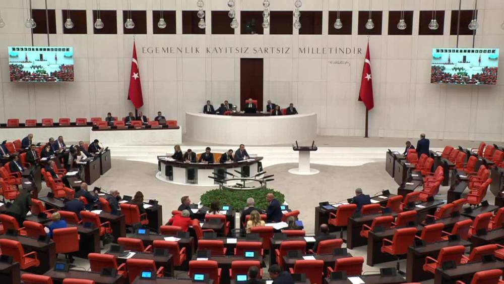 CHP'den 8 kişilik kadroya tepki: Sağlık hizmetlerine açık bir darbedir!