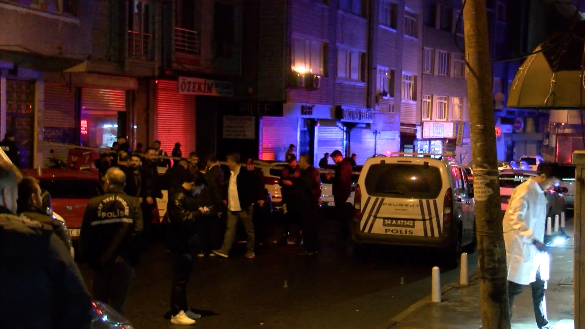 istanbul-kagithanede-eglence-mekanina-734461-216918.jpg
