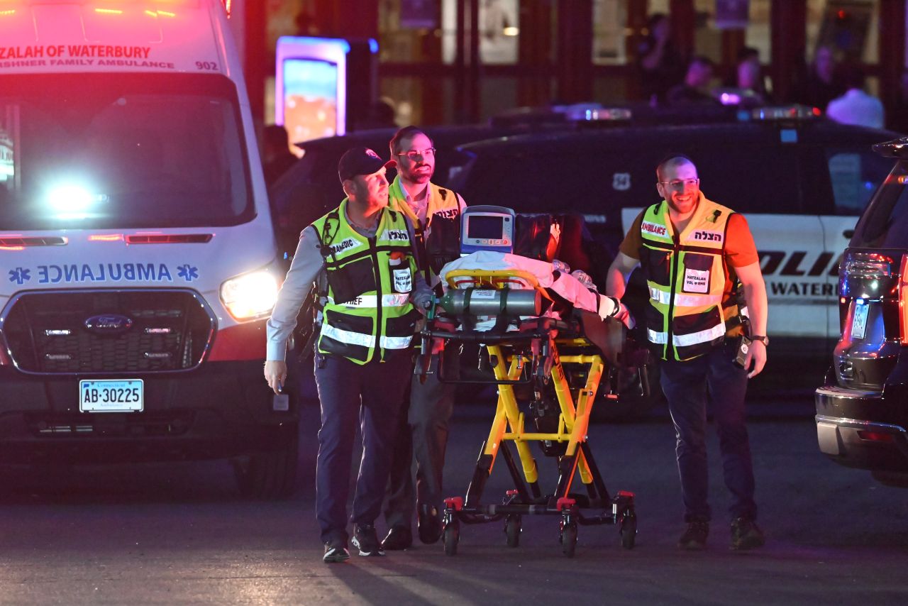 aa-20250528-38103616-38103613-connecticutta-alisveris-merkezinde-silahli-saldiri-5-yarali.jpg