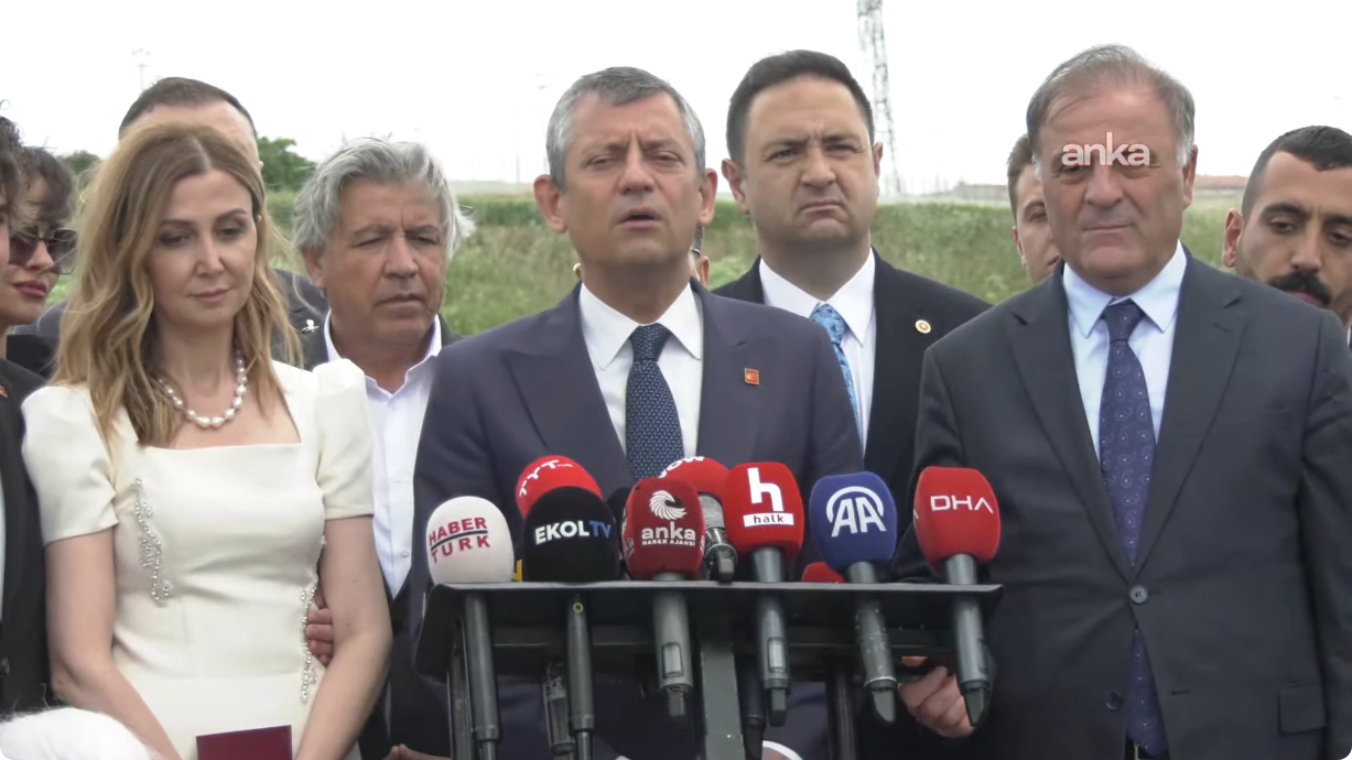 screenshot-2025-05-28-at-15-15-53-1196-chp-genel-baskani-ozgur-ozel-silivride-aciklama-yapiyor-istanbul-canli-youtube.png