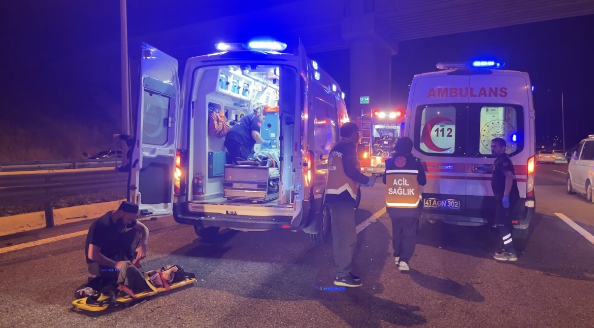 kocaelide-3-otomobil-carpisti-12-yaral-747214-220580.jpg