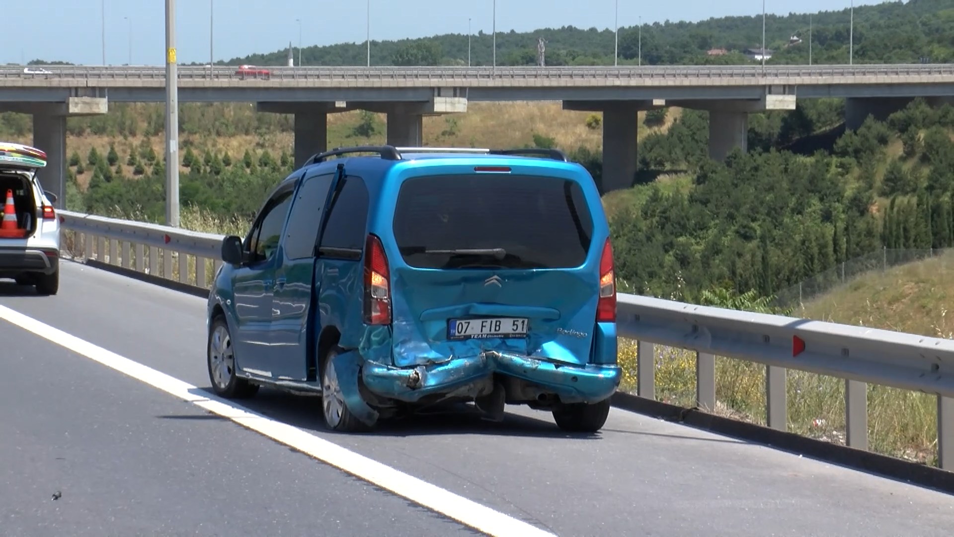 istanbul-kuzey-marmara-otoyolunda-kaza-750366-221457.jpg