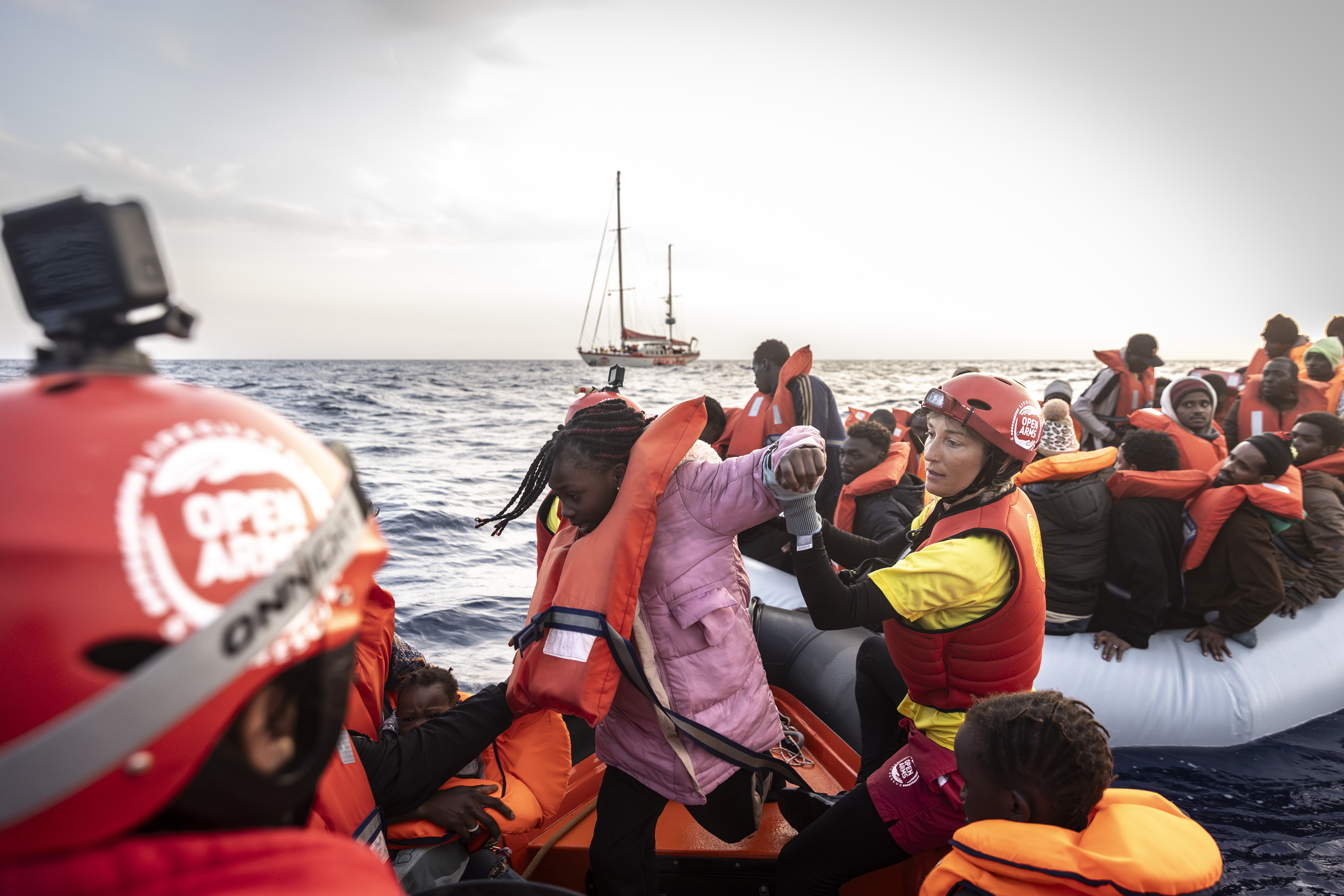 aa-20250608-38220480-38220471-libya-kiyilarinda-86-gocmenin-oldugu-tekneye-yonelik-kurtarma-operasyonu-gerceklestirildi-min.jpg