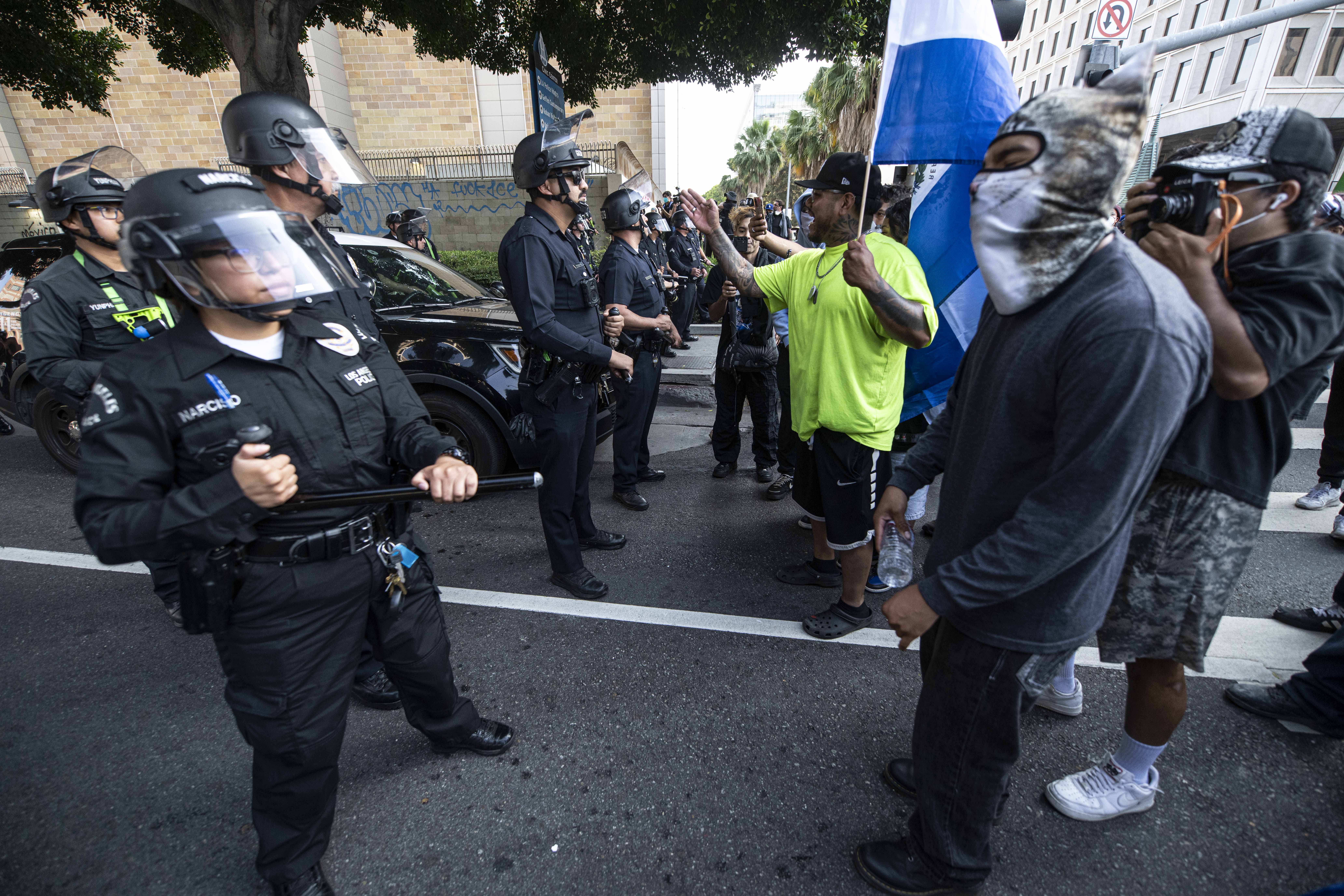 aa-20250610-38237208-38237204-los-angelesta-ice-karsiti-protestolar.jpg
