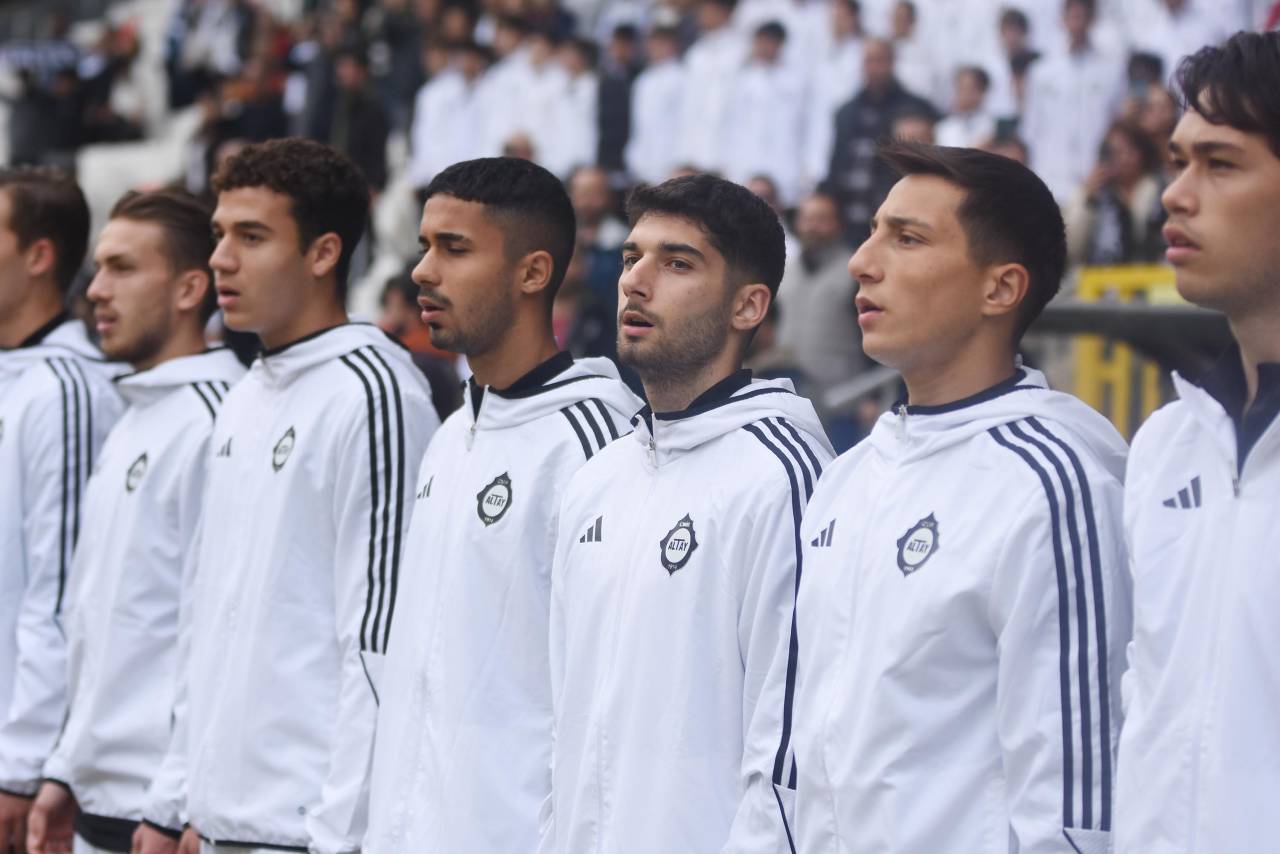 altayda-futbolcular-odeme-bekliyor-758255-223778.jpg
