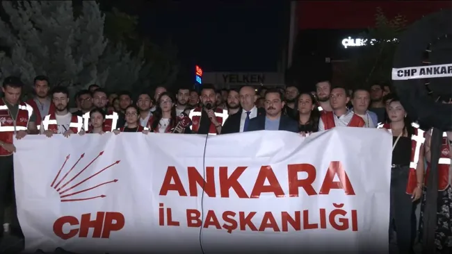 ferdi-zeyrek-e-carpildi-diyen-akit-e-siyah-celenkli-protesto.webp