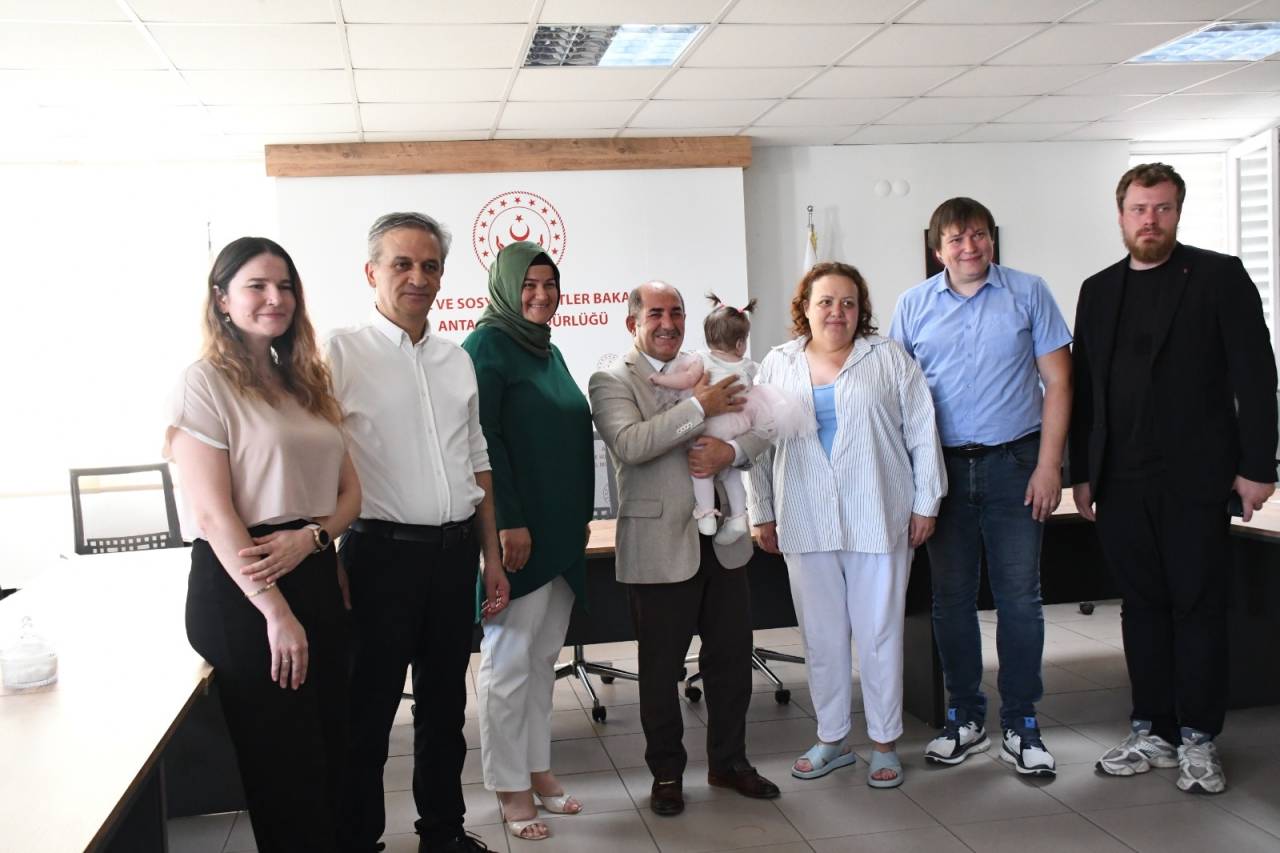 annesinin-klozete-biraktigi-nikol-bebek-762131-224921.jpg