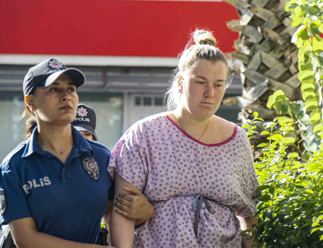annesinin-klozete-biraktigi-nikol-bebek-762132-224921.jpg