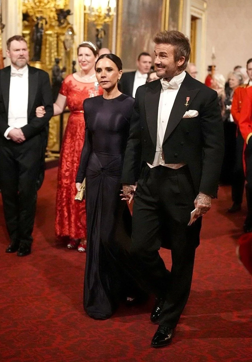 beckhamlar-artik-kraliyet-soylusu-4.webp
