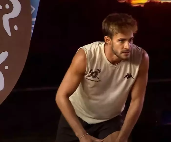 survivor-yari-finalinde-sok-anlar-batuhan-sakin-kalamadi-1.webp